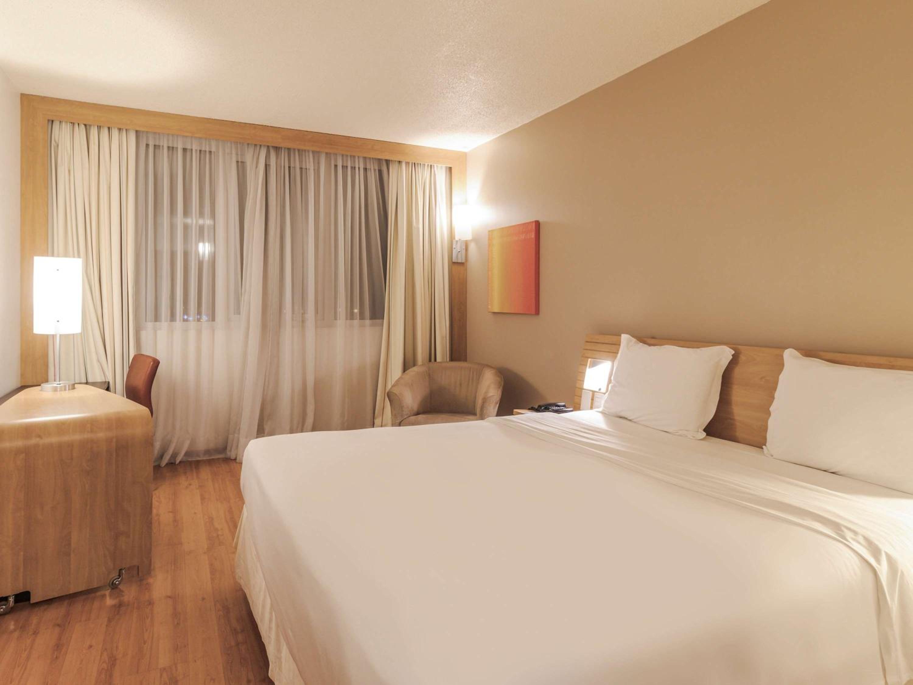 Executive Room - Photo 4