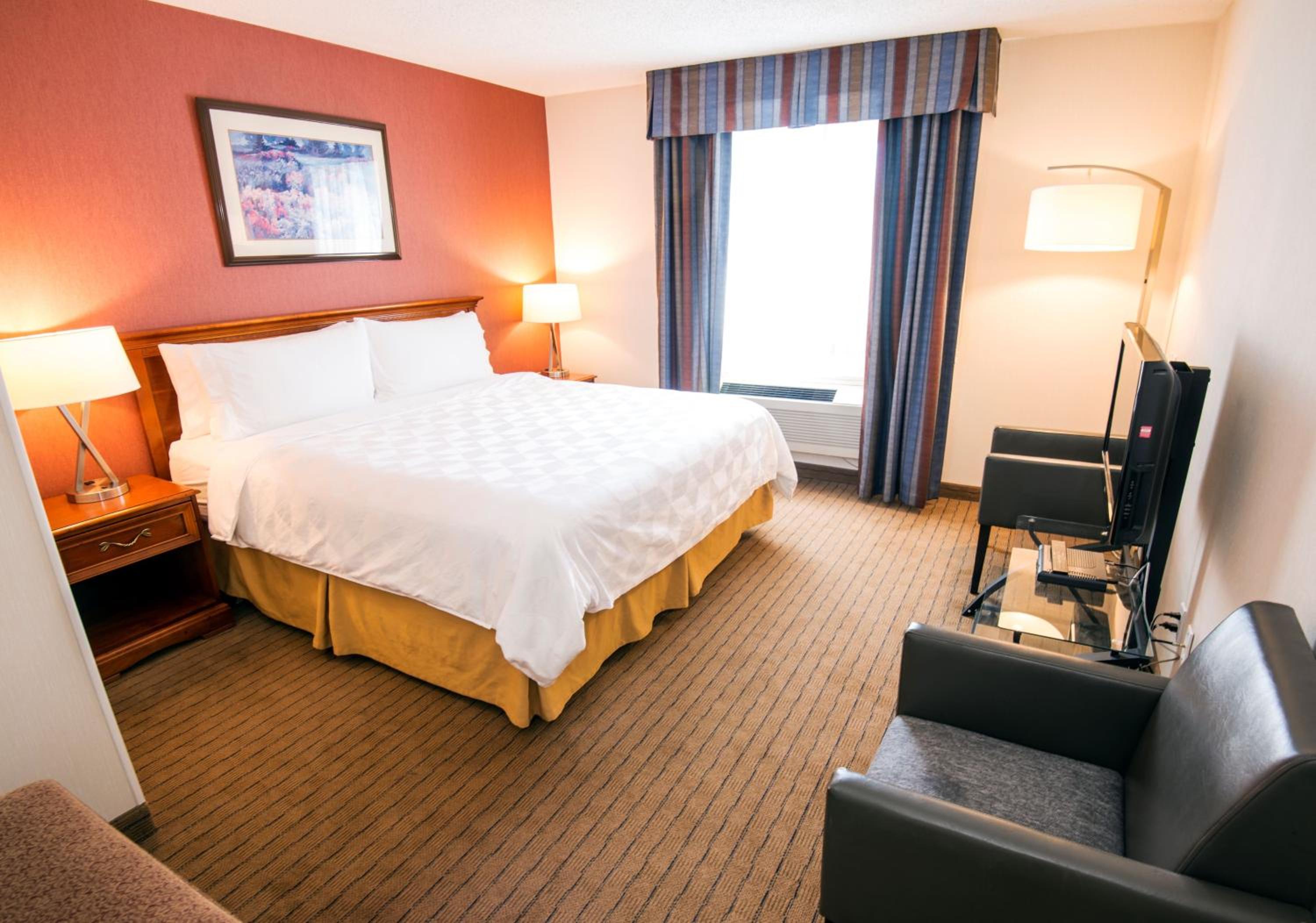 King Room - Mobility Access/Hearing Accessible - Photo 2
