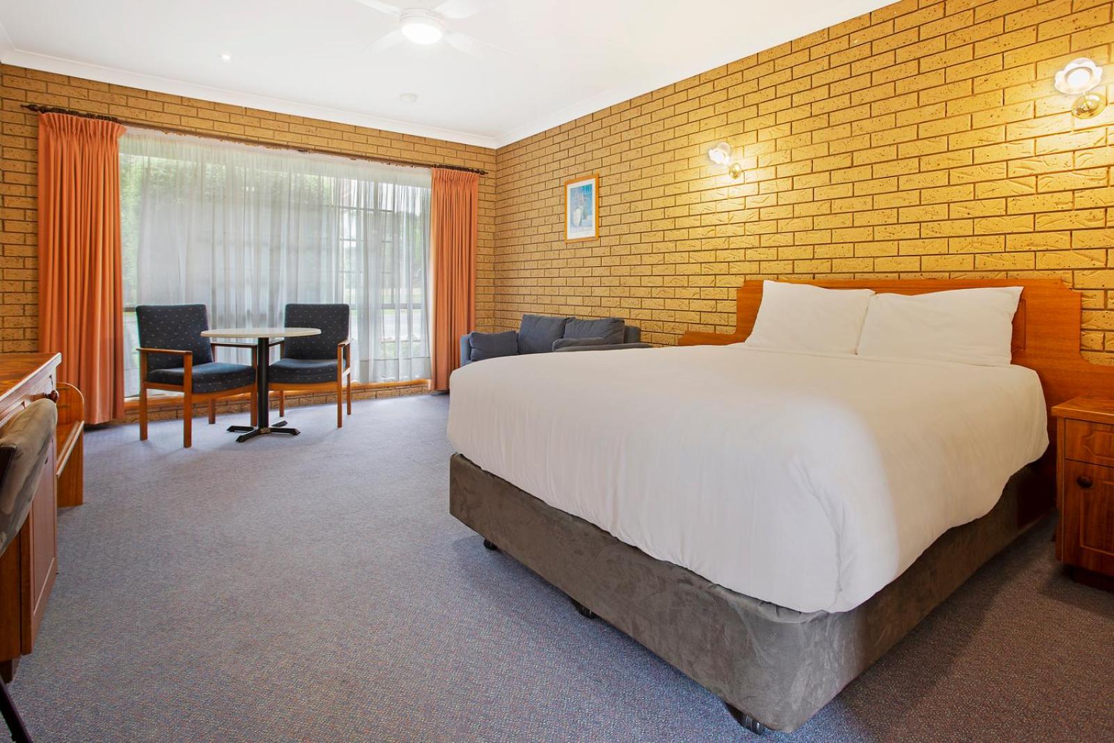 Executive Queen Suite - Photo 4
