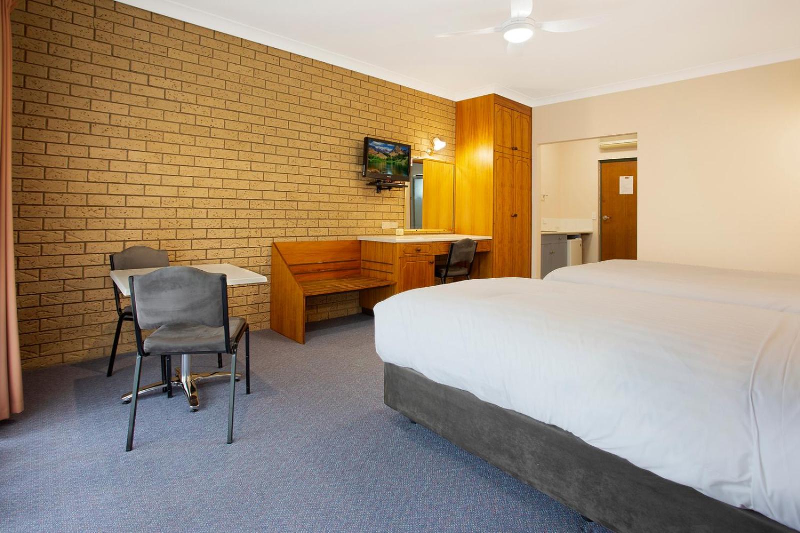 Executive Twin Suite - Photo 4
