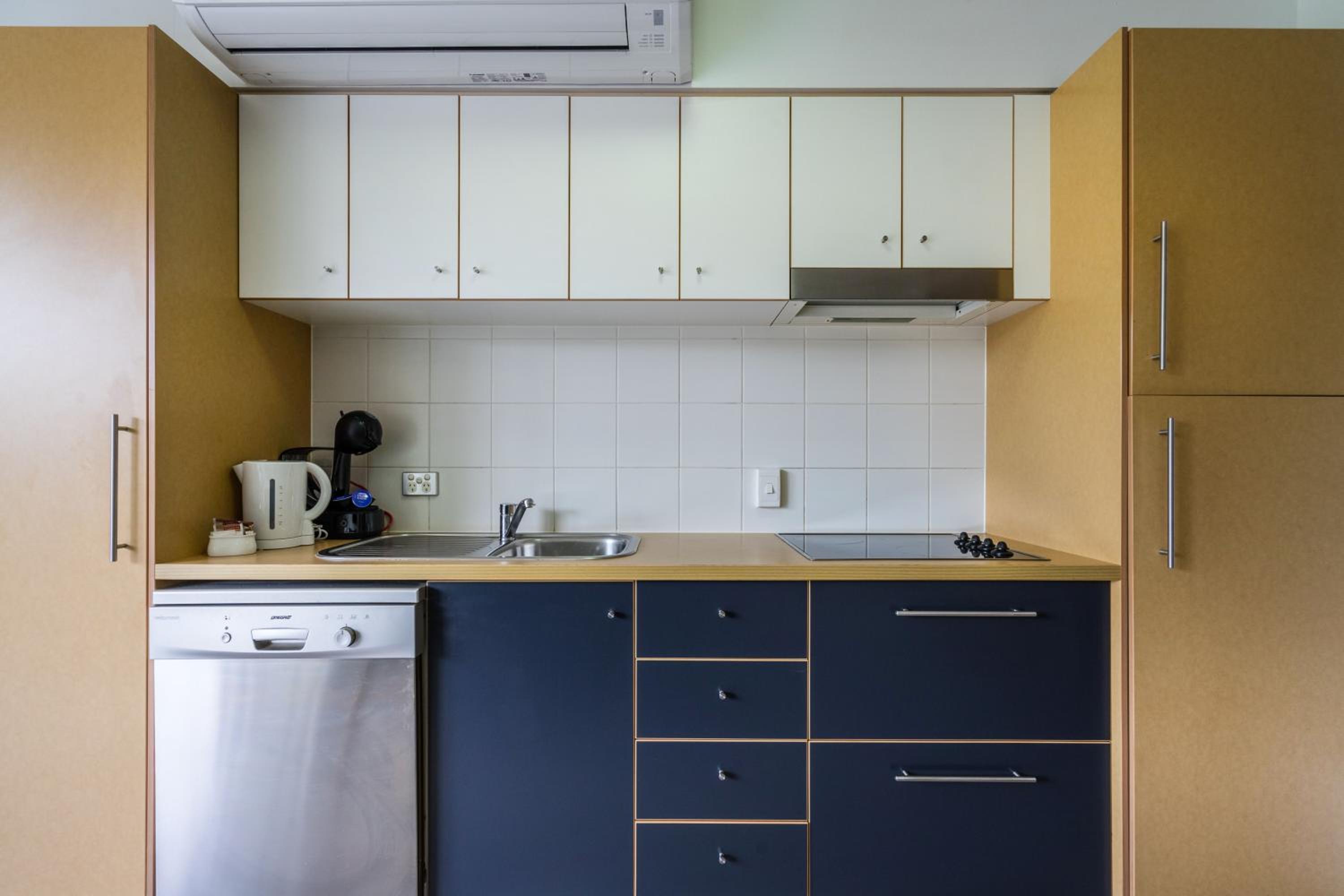 Studio Apartment - Photo 6