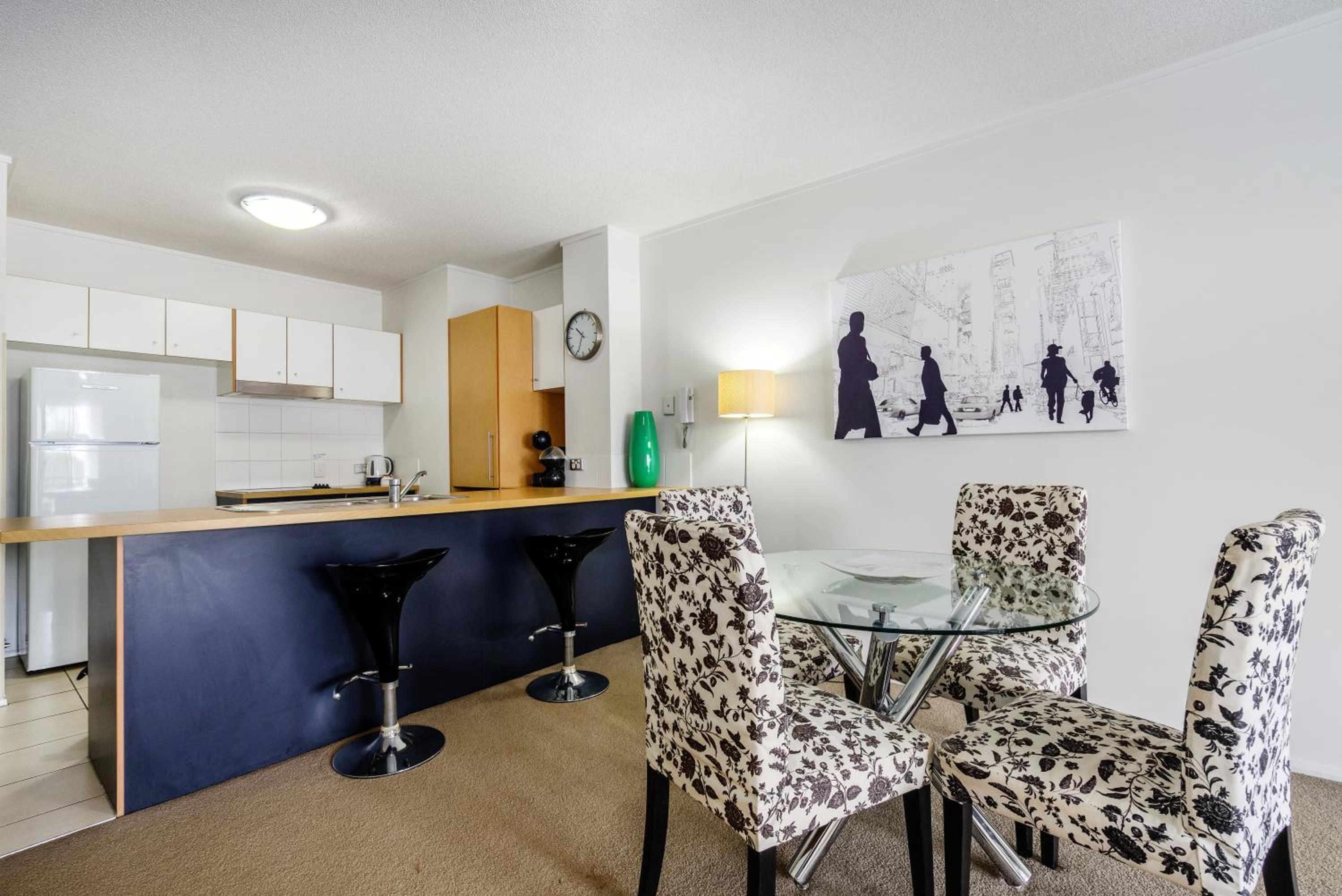 One-Bedroom Apartment - Photo 7
