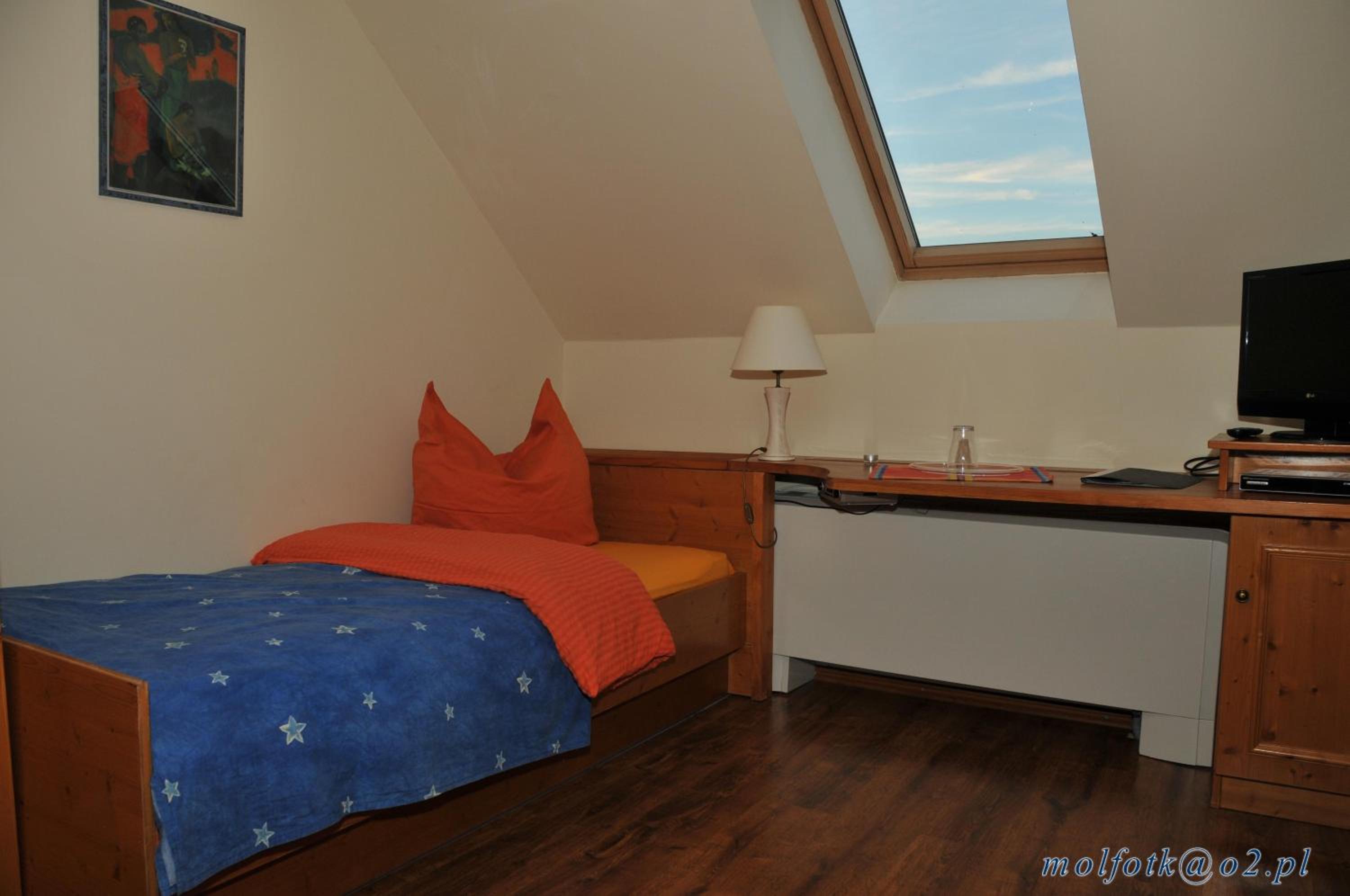 Single Room photo 1