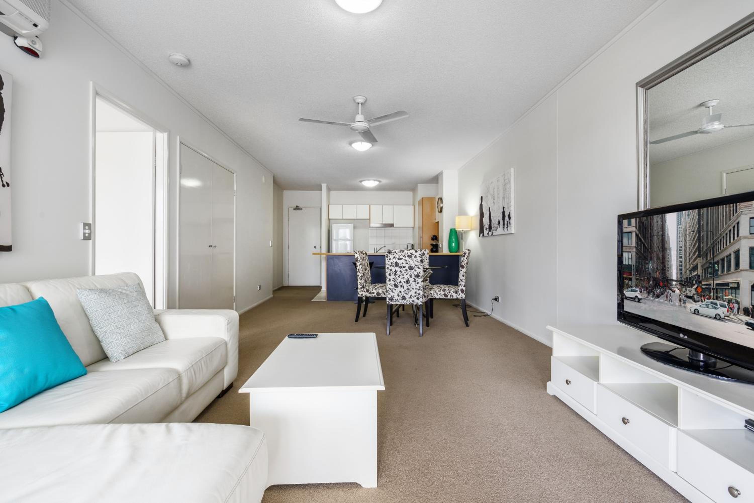 One-Bedroom Apartment - Photo 8
