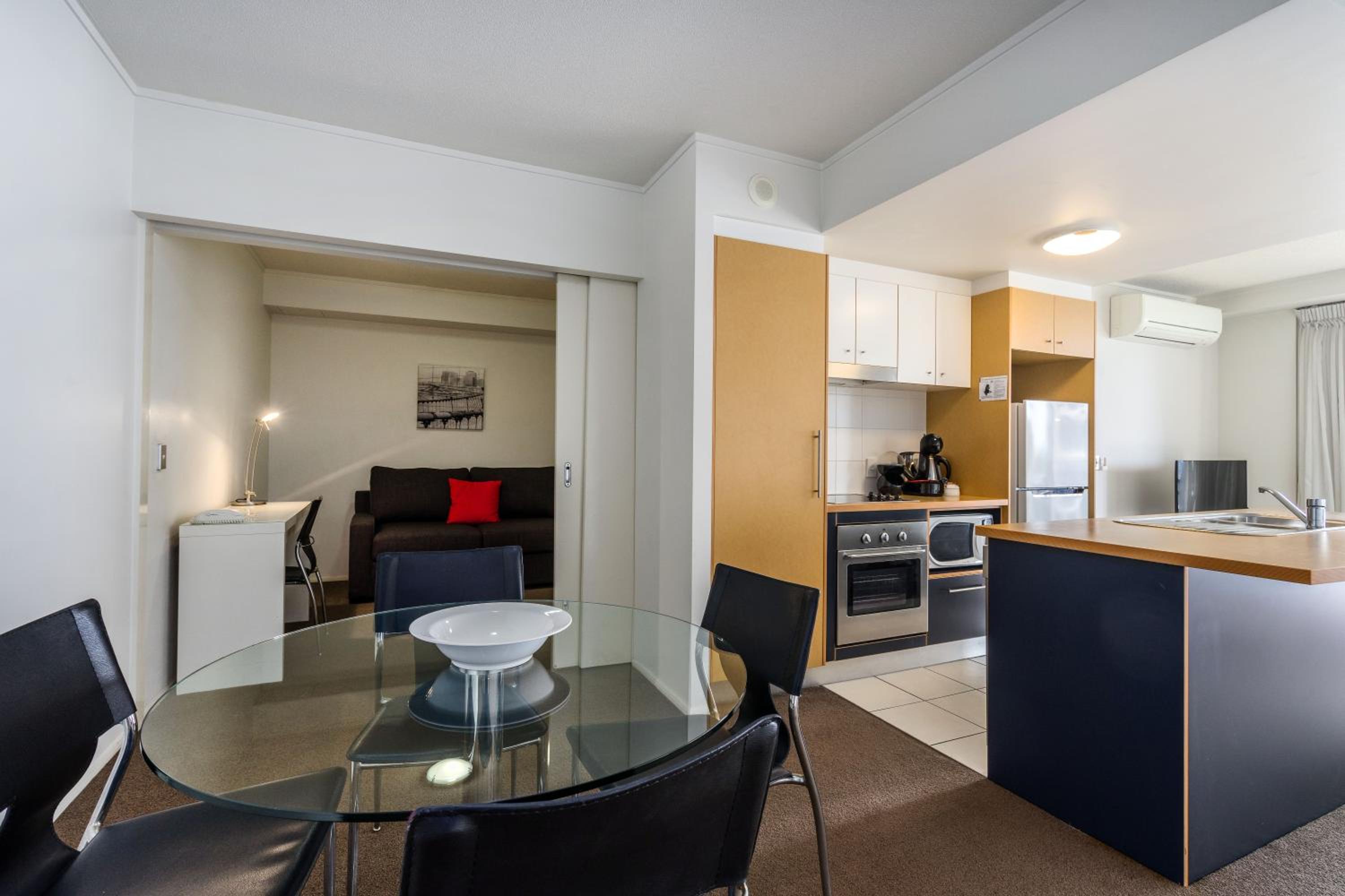 One-Bedroom Executive - Photo 8