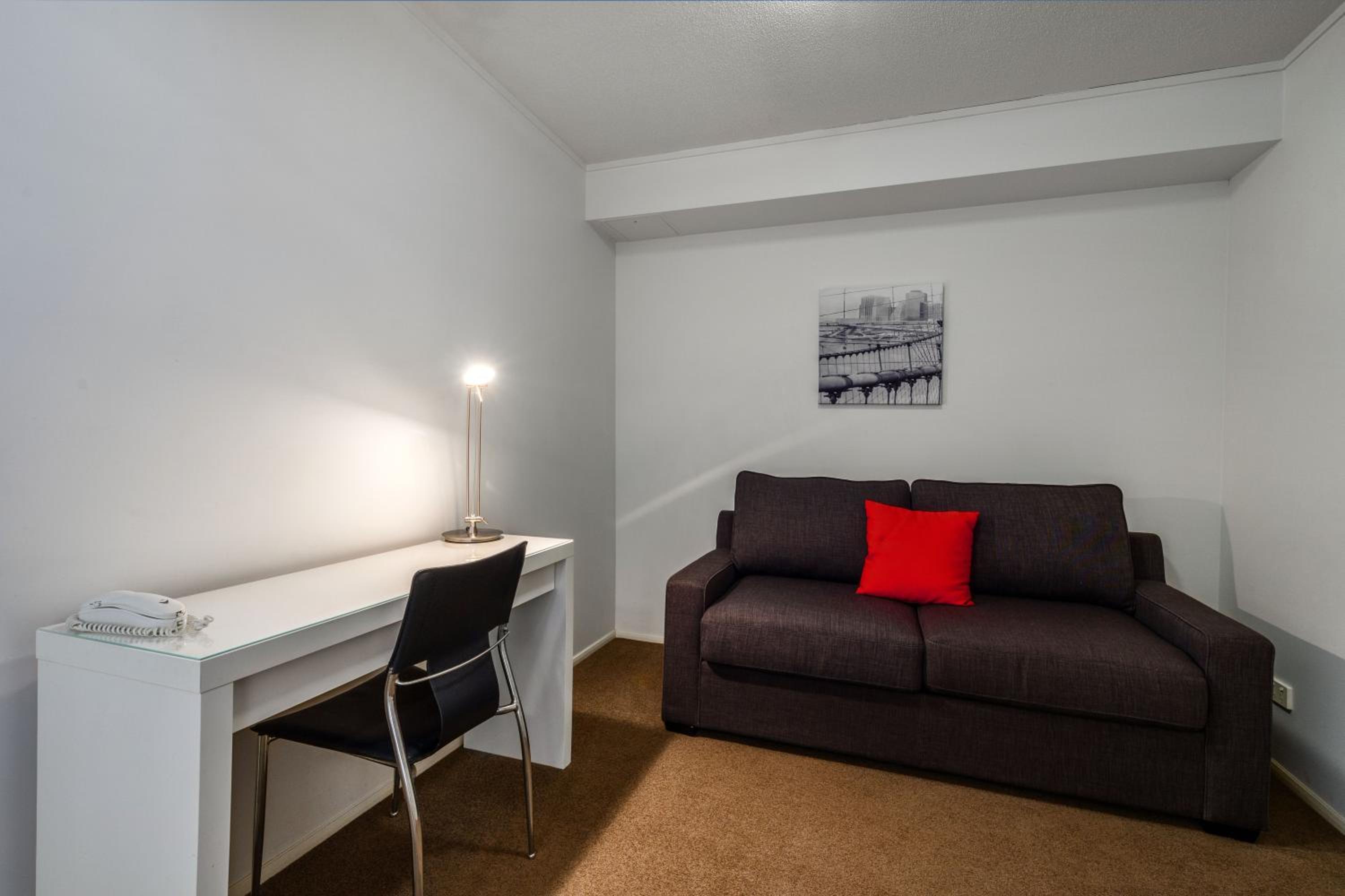 One-Bedroom Executive - Photo 5