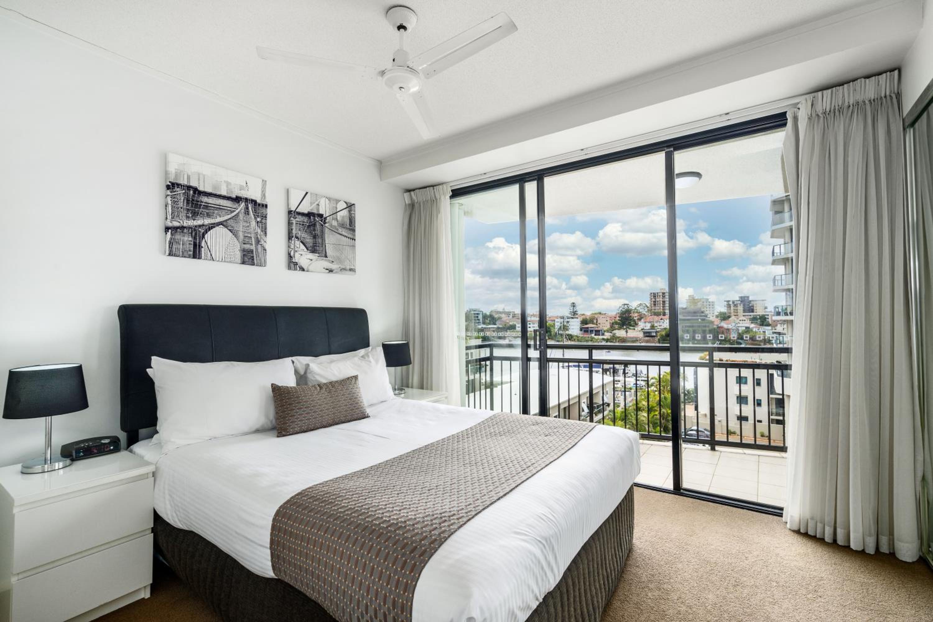 One-Bedroom Executive - Photo 2