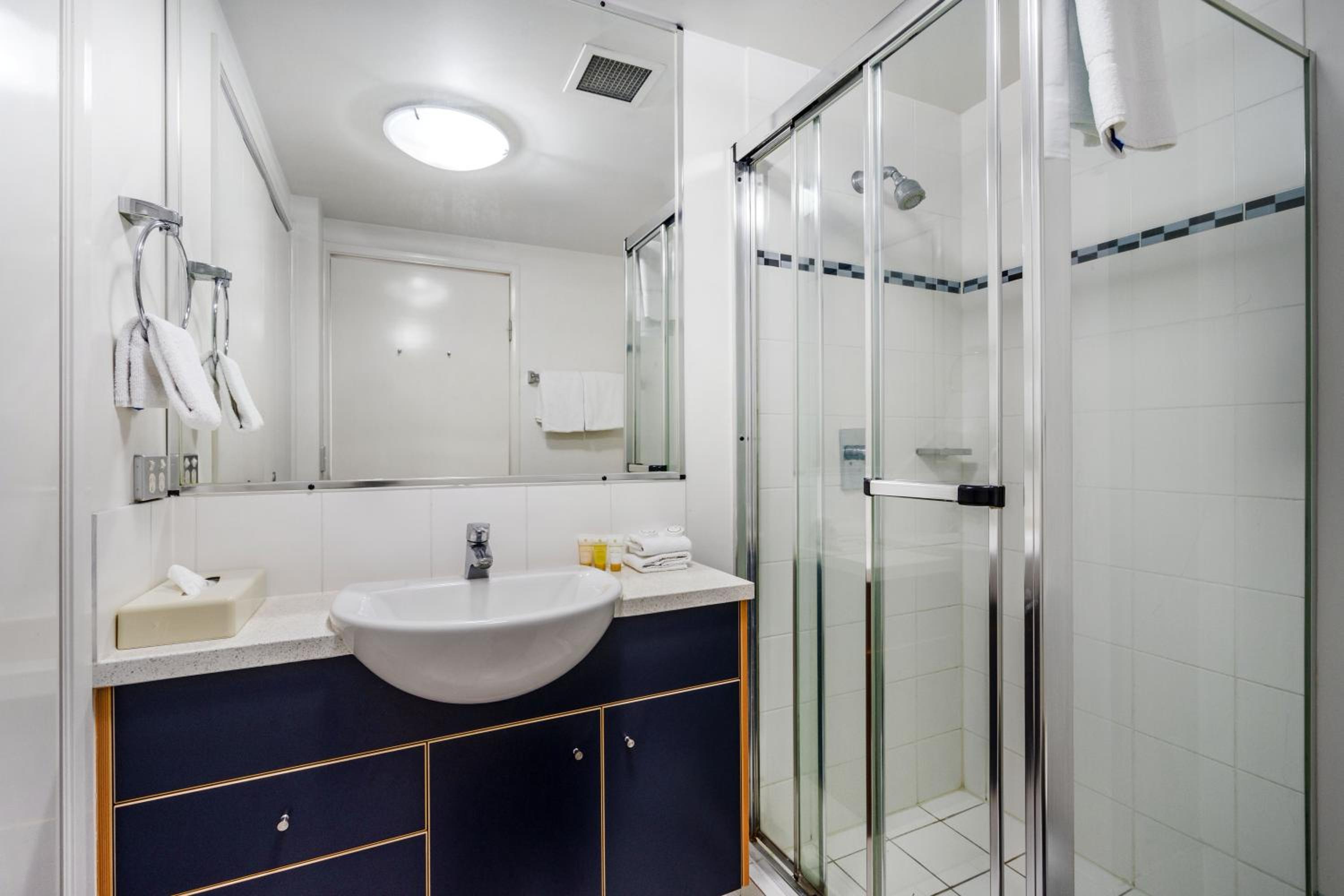 One-Bedroom Executive - Photo 6
