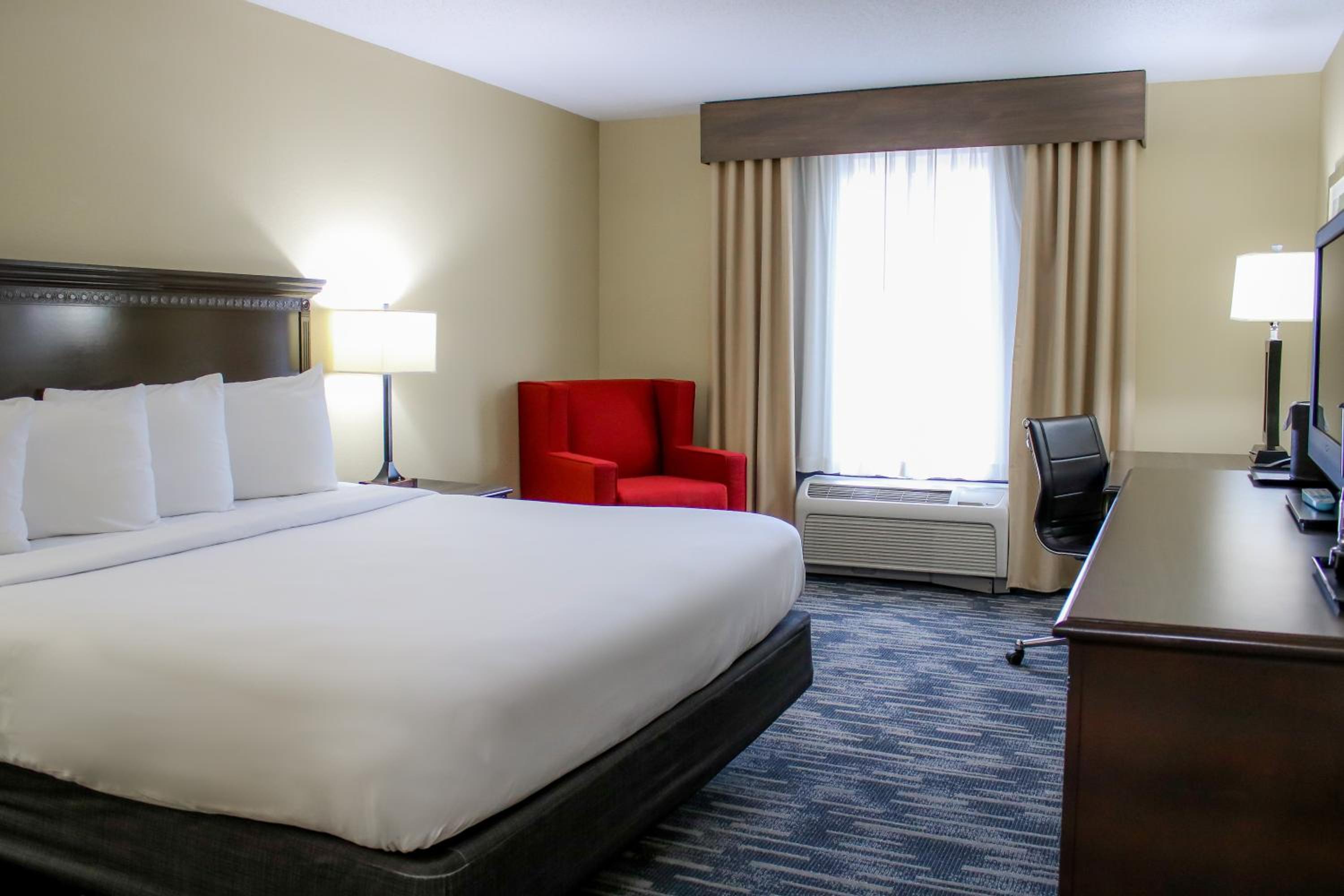 King Room - Non-Smoking - Photo 4