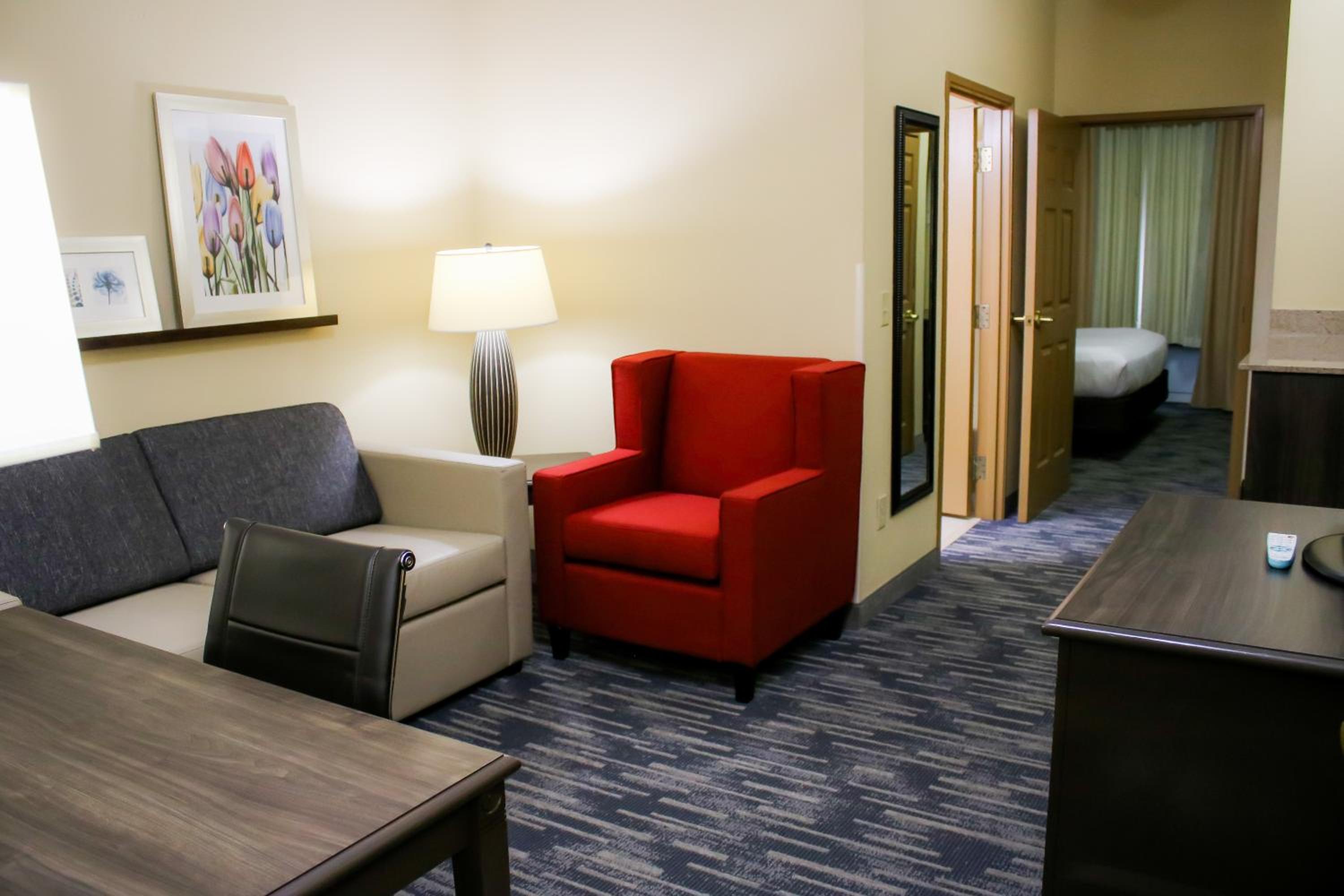 One-Bedroom King Suite with Sofa Bed - Non-Smoking - Photo 5