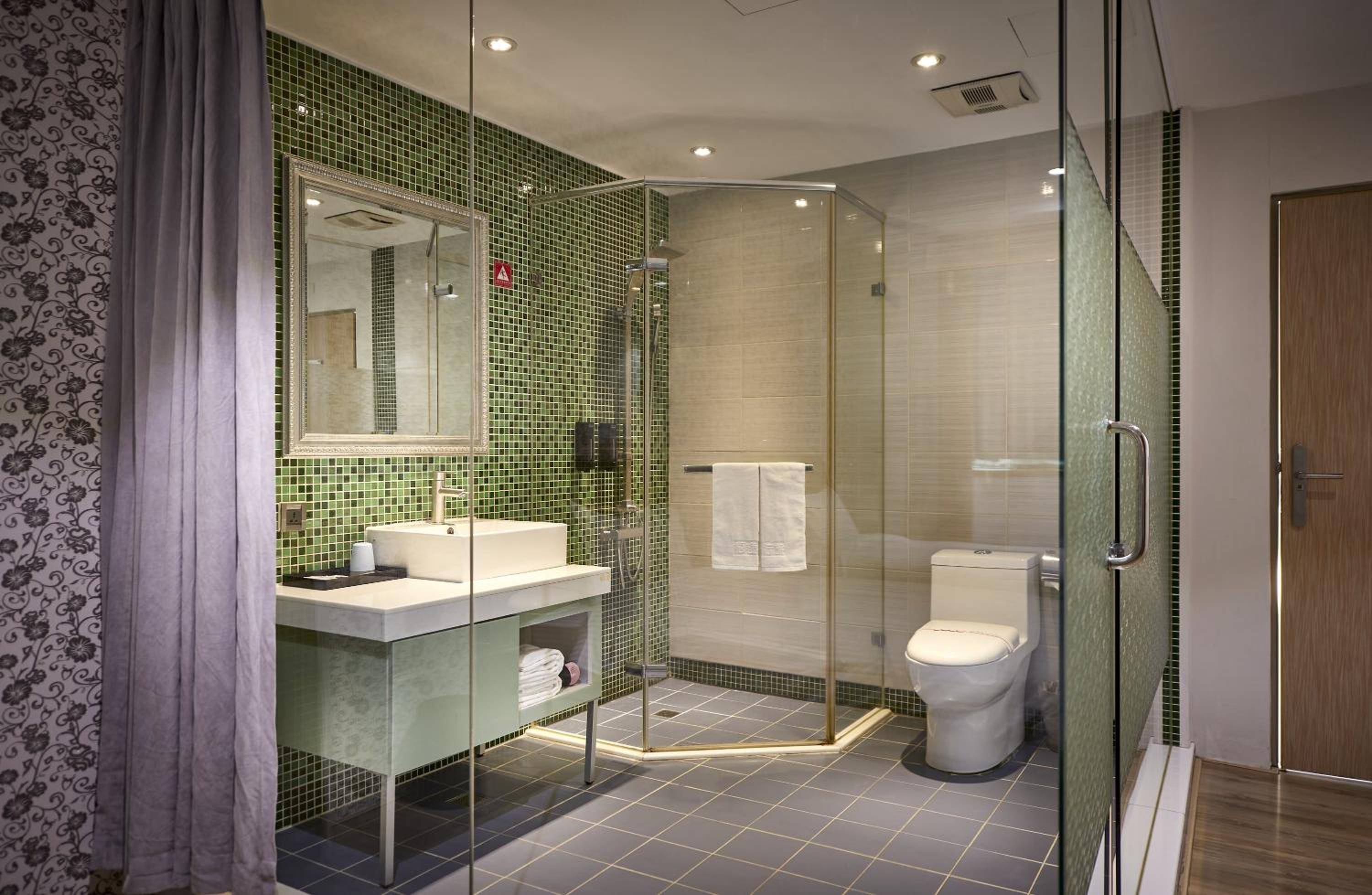Standard Twin Room - Photo 4