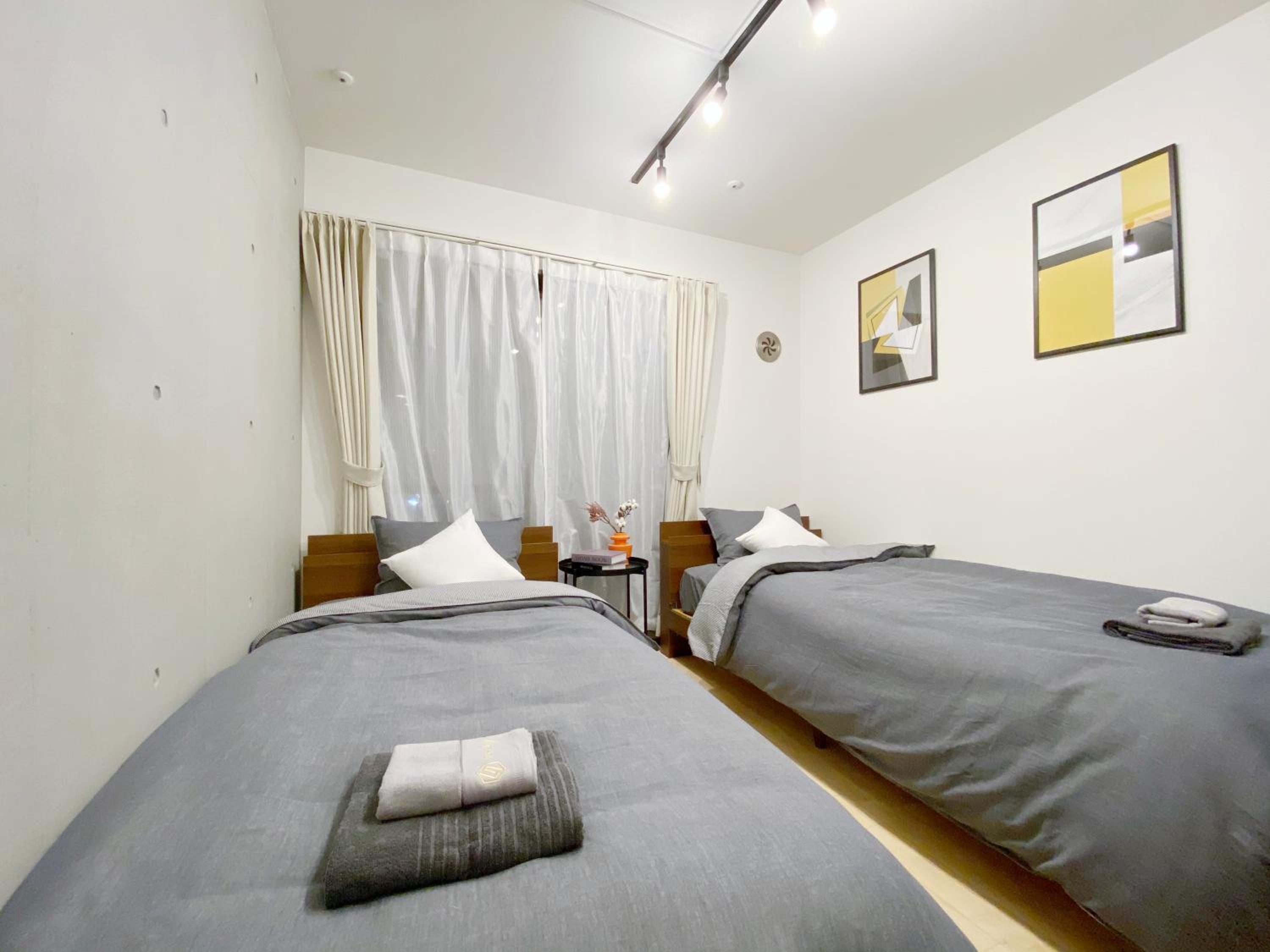 One-Bedroom Apartment photo 1