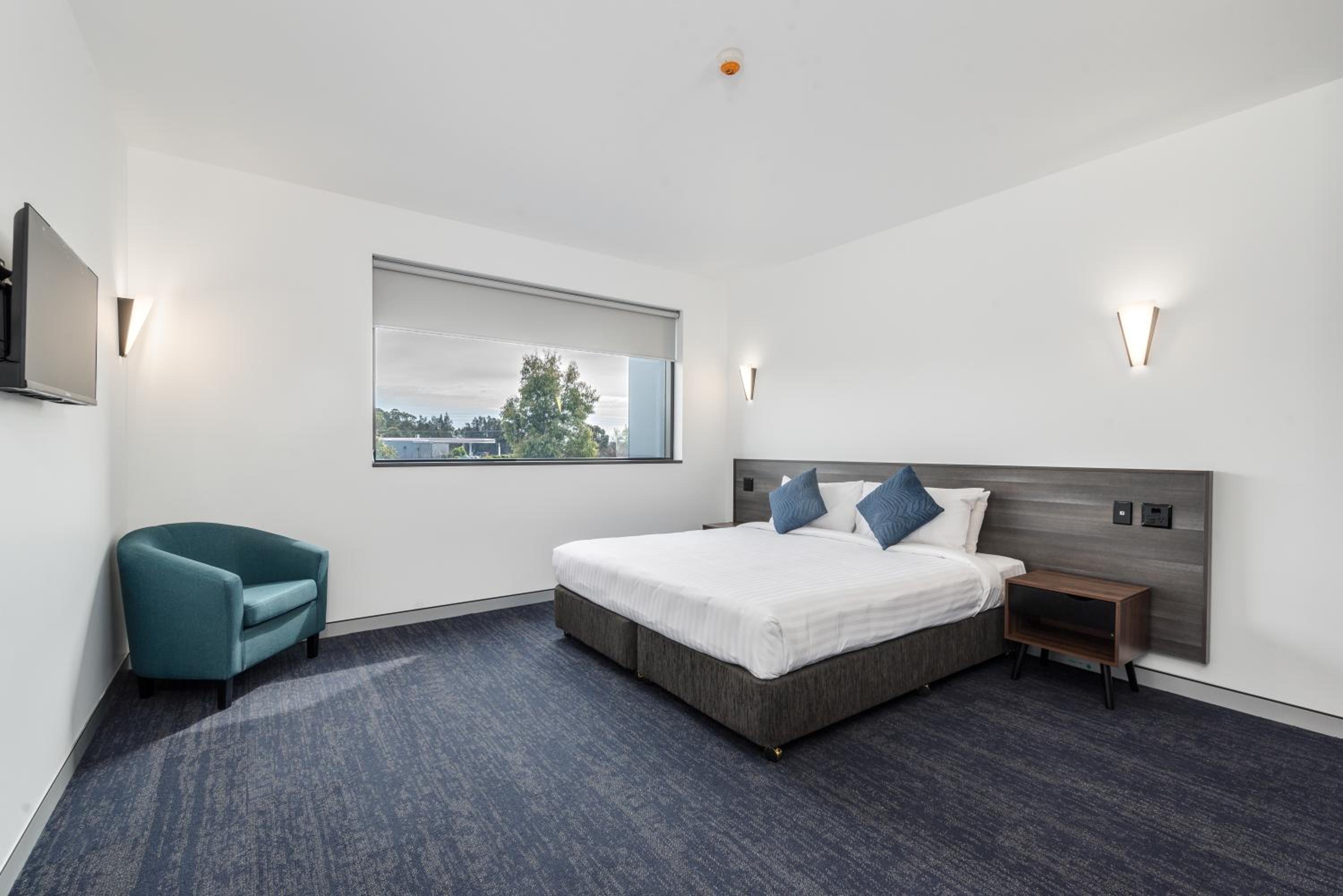 Deluxe King Room - Photo 1