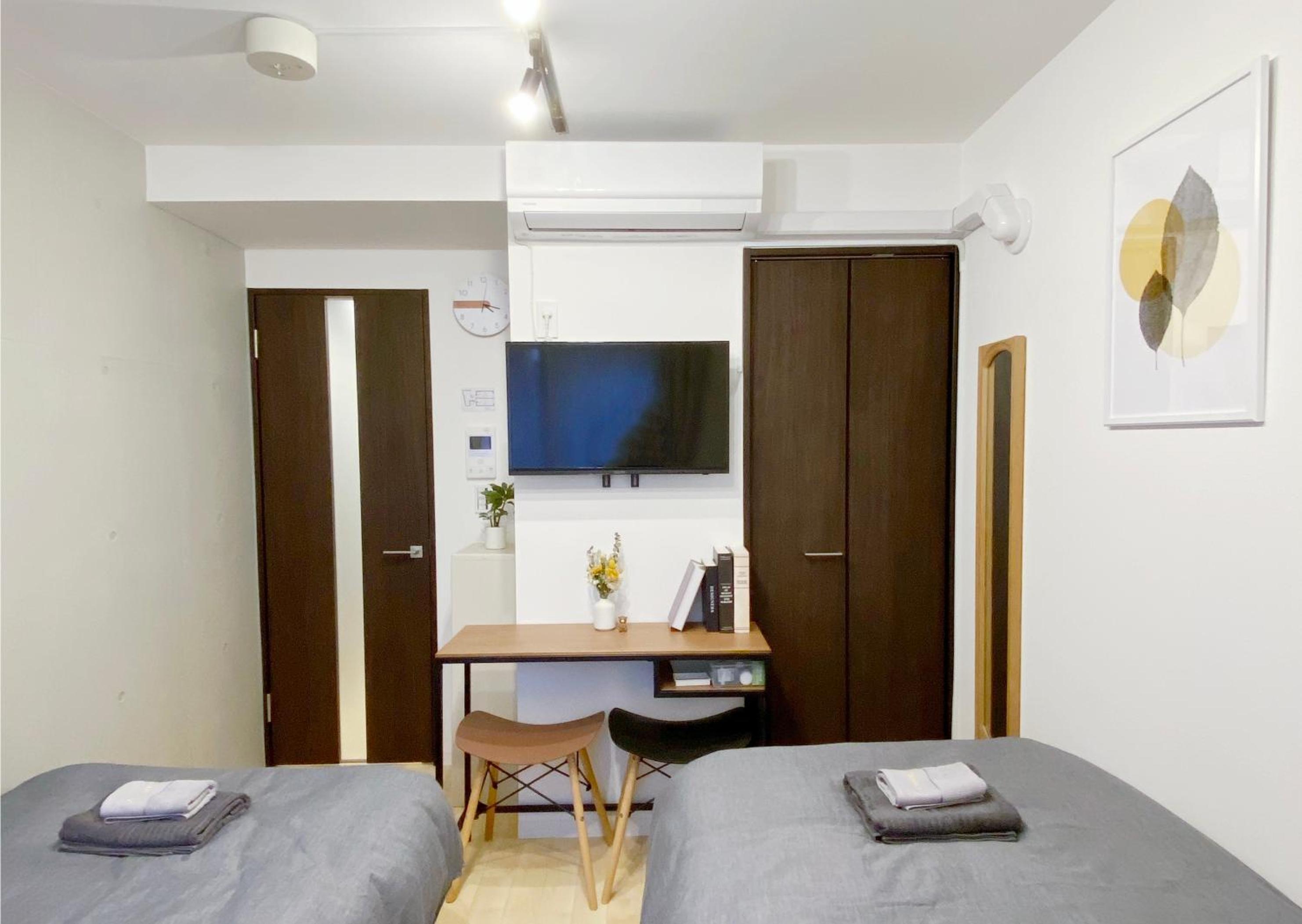 One-Bedroom Apartment photo 2