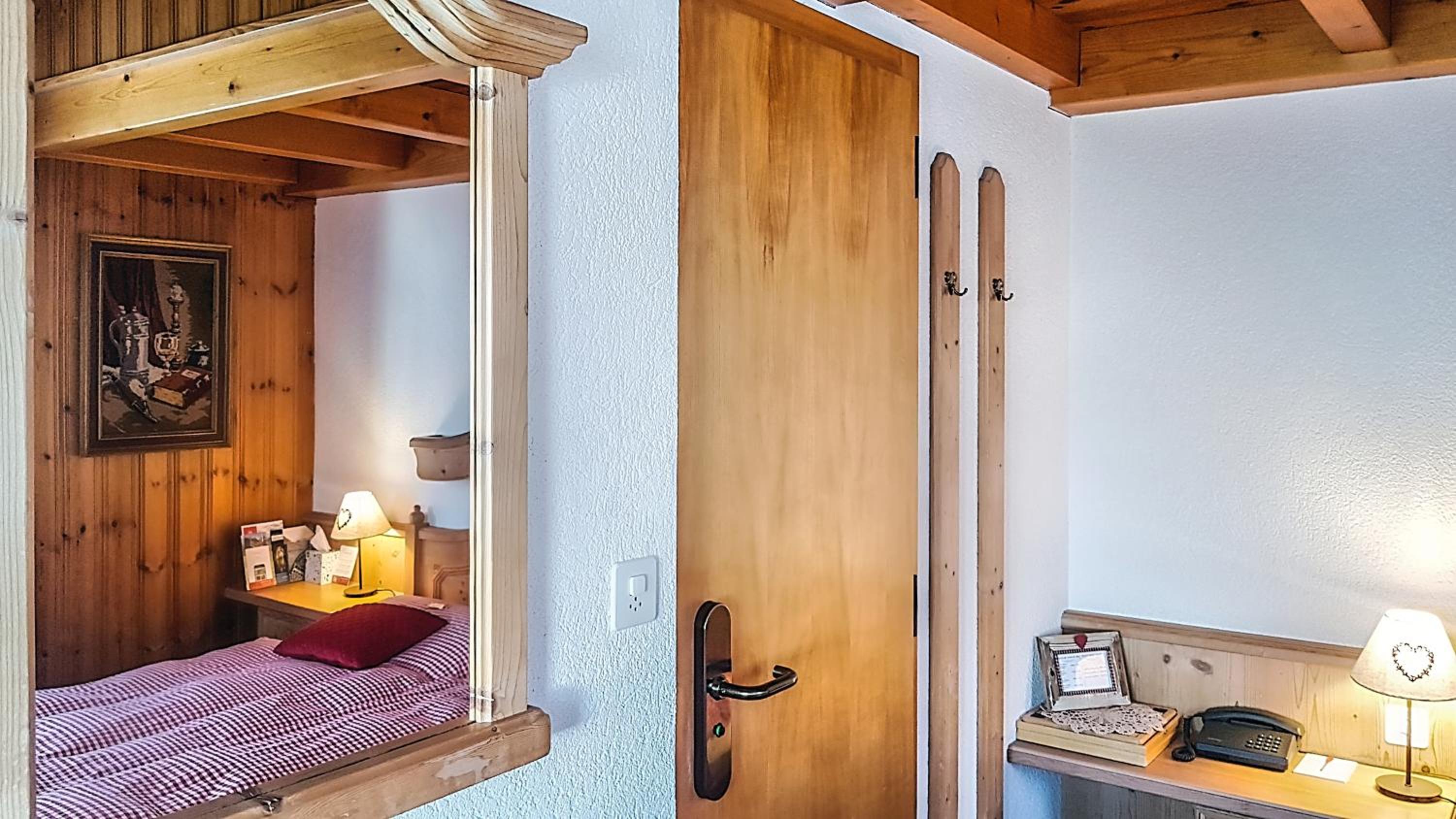 Single Room photo 3