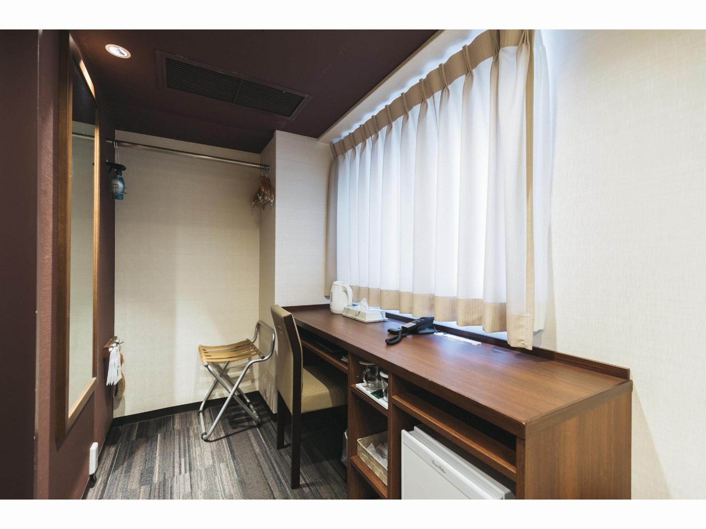 Hollywood Twin Room - Non-Smoking