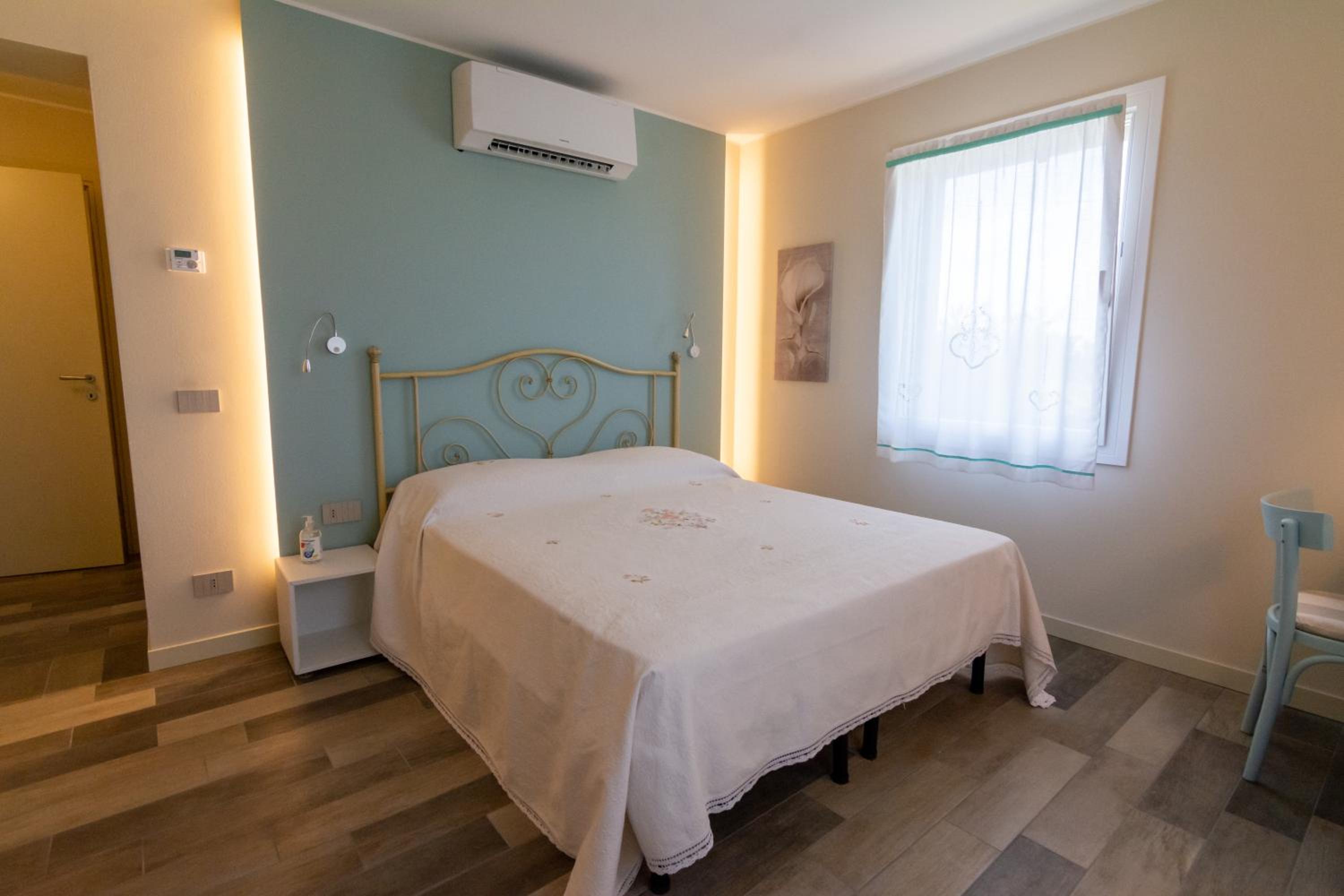 Double Room with Private Bathroom photo 2