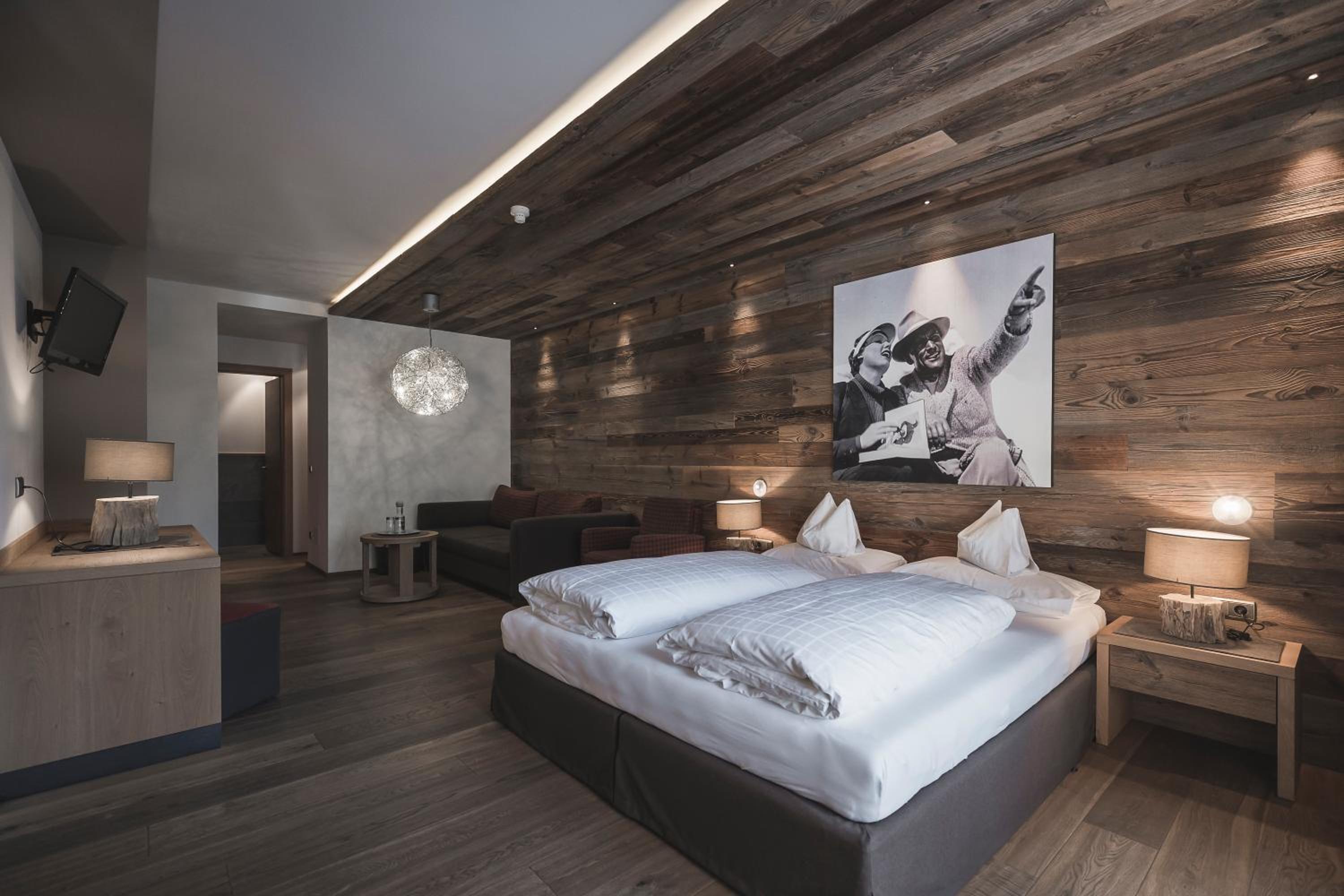 Wellness Suite with Jacuzzi and Infrared Cabine photo 2