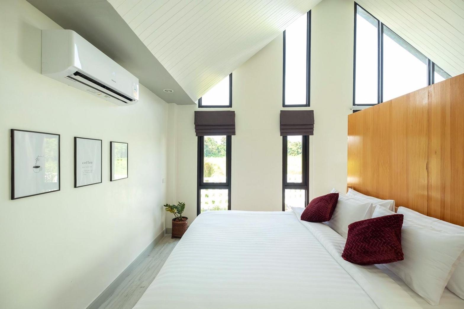 Two-Bedroom Villa - Photo 4