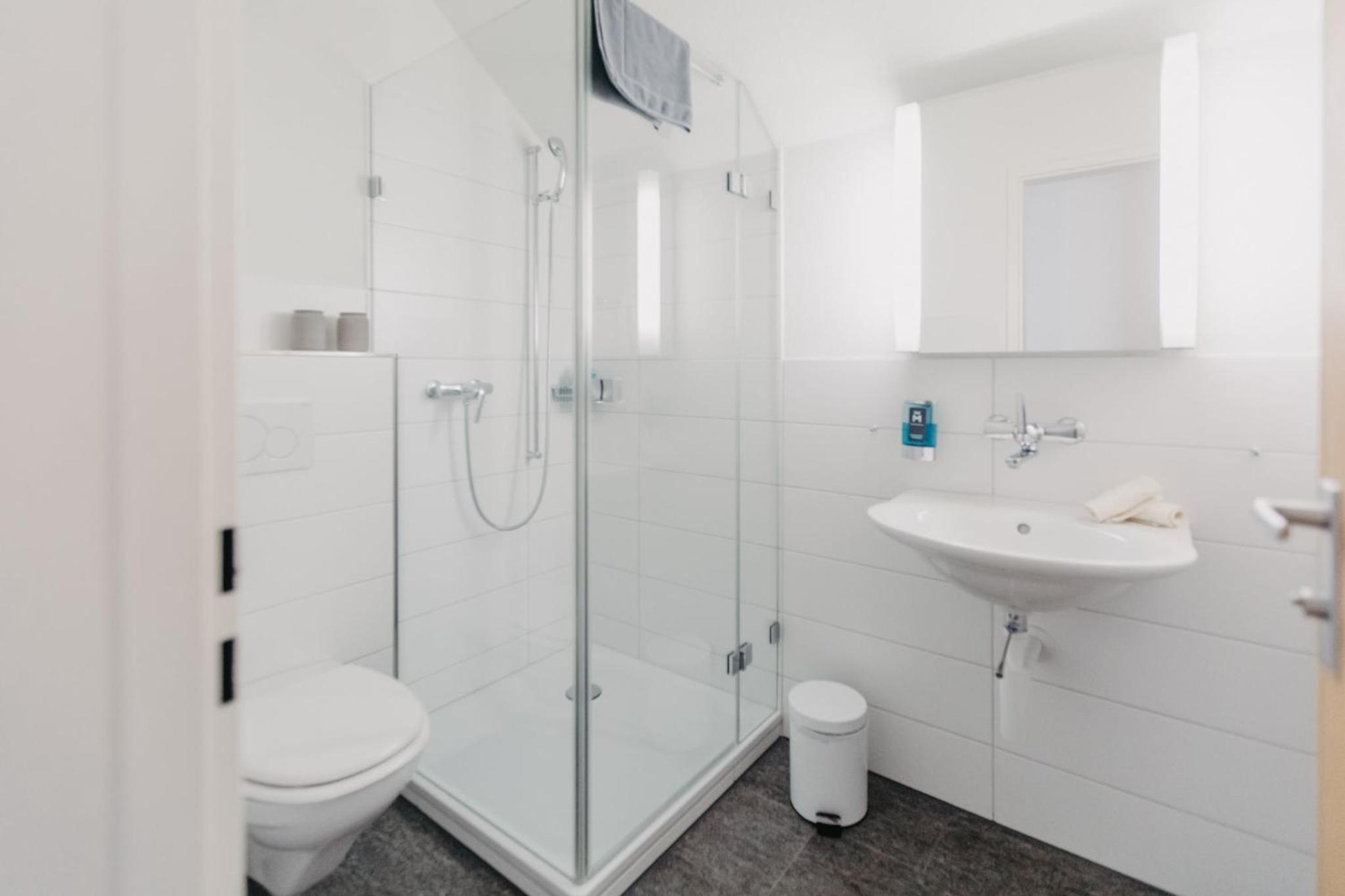 Deluxe Double Room with Shower - Photo 3