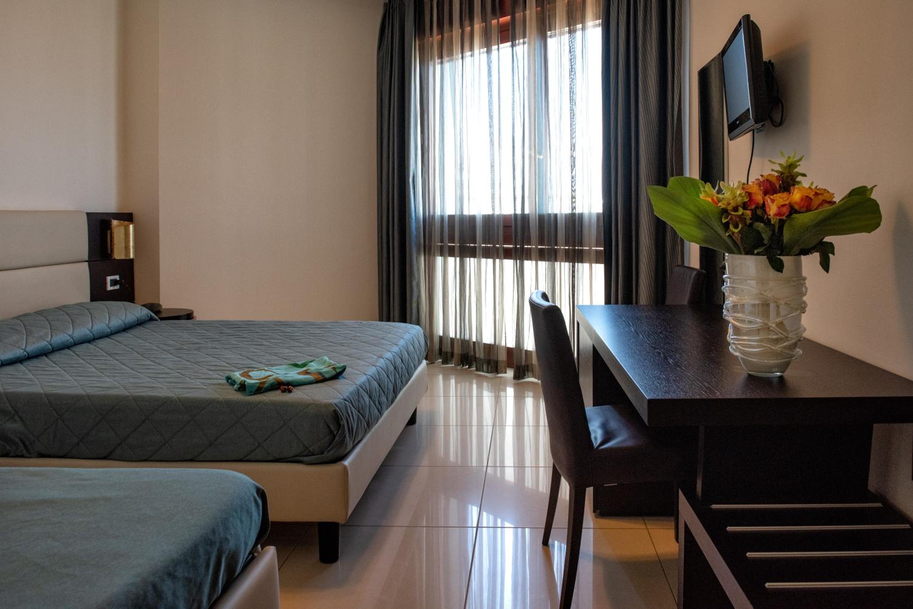 Triple Room with Sea View photo 2