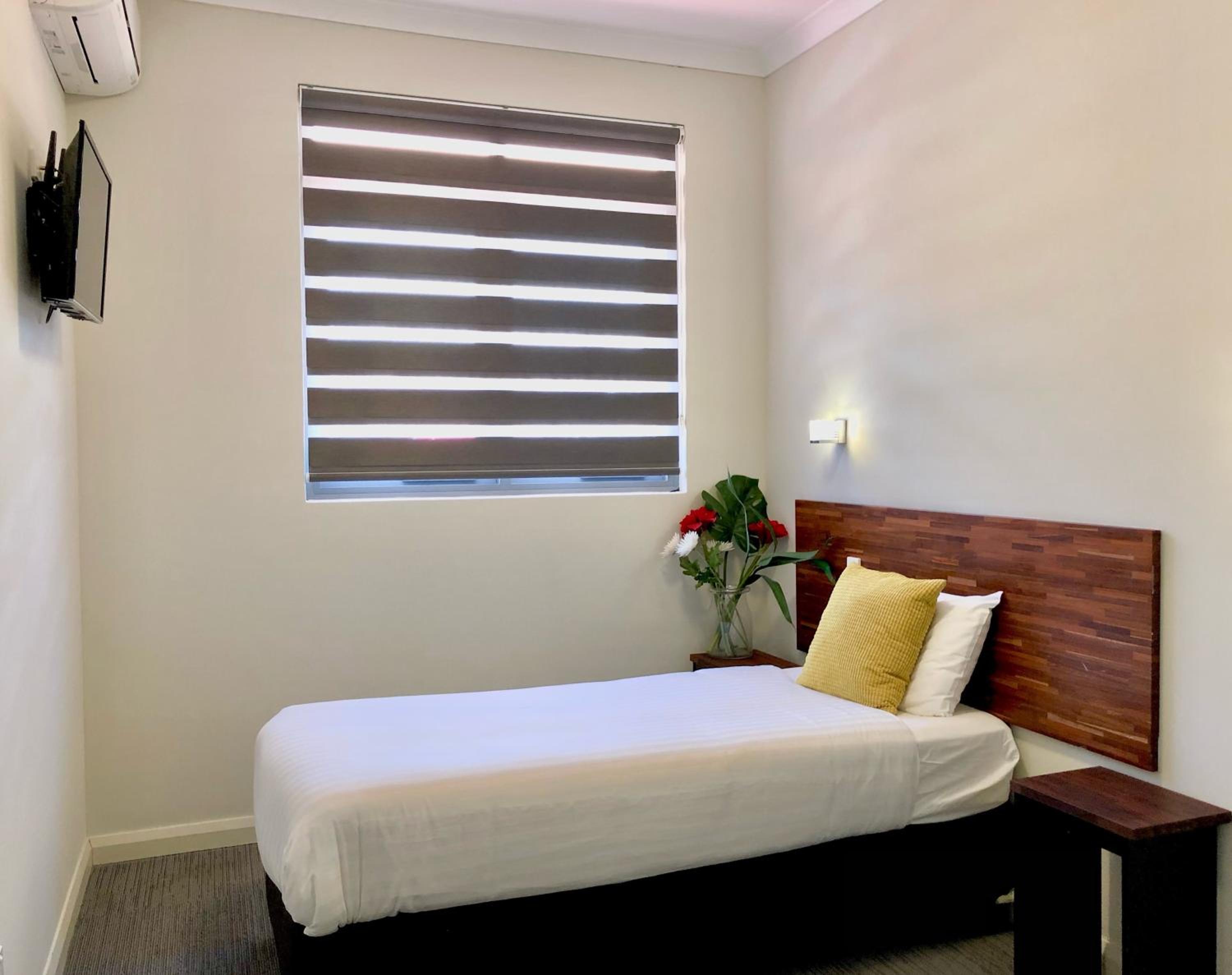Single Room with Private External Bathroom photo 1