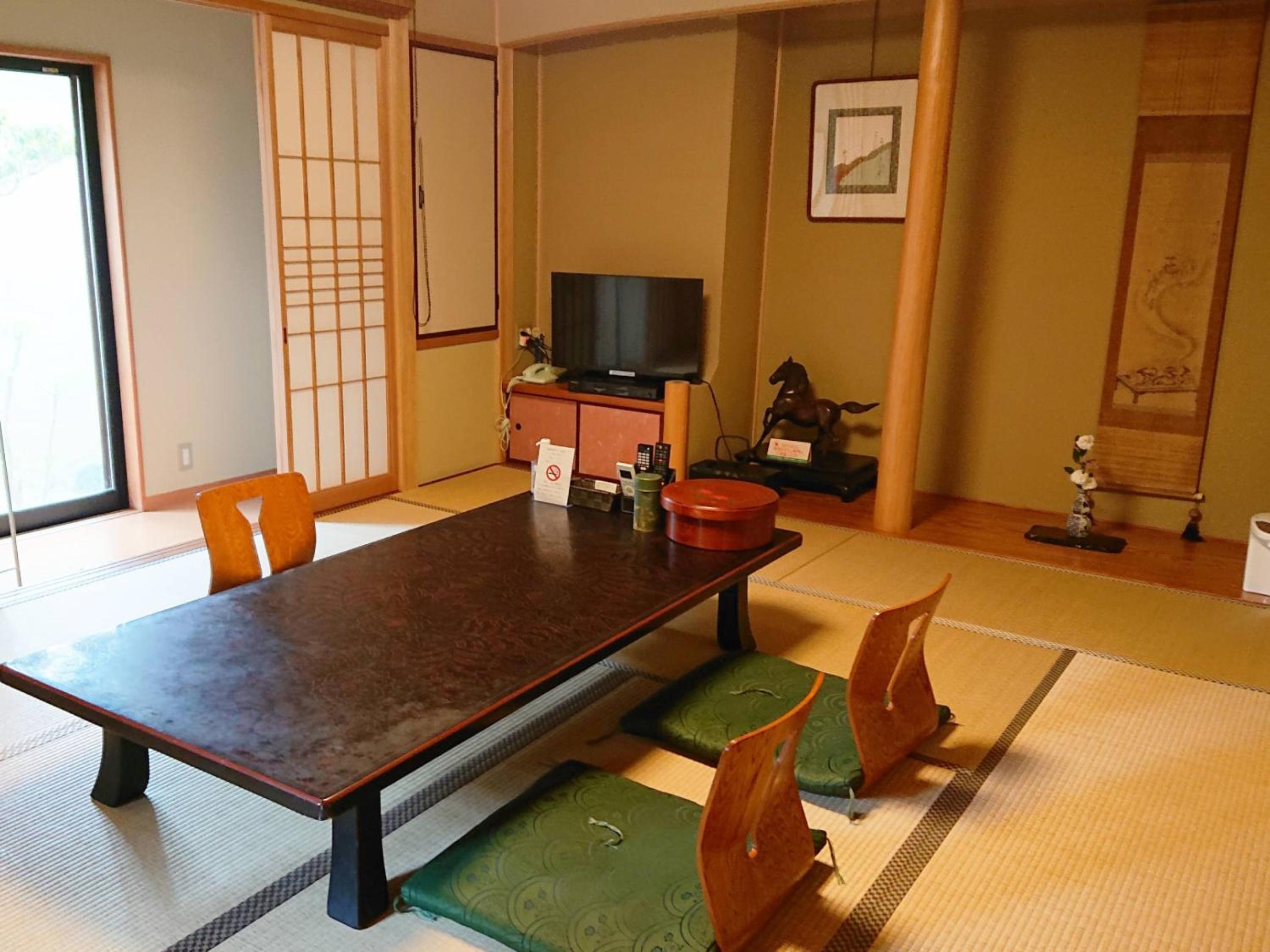 Family Room With Private Bathroom photo 1