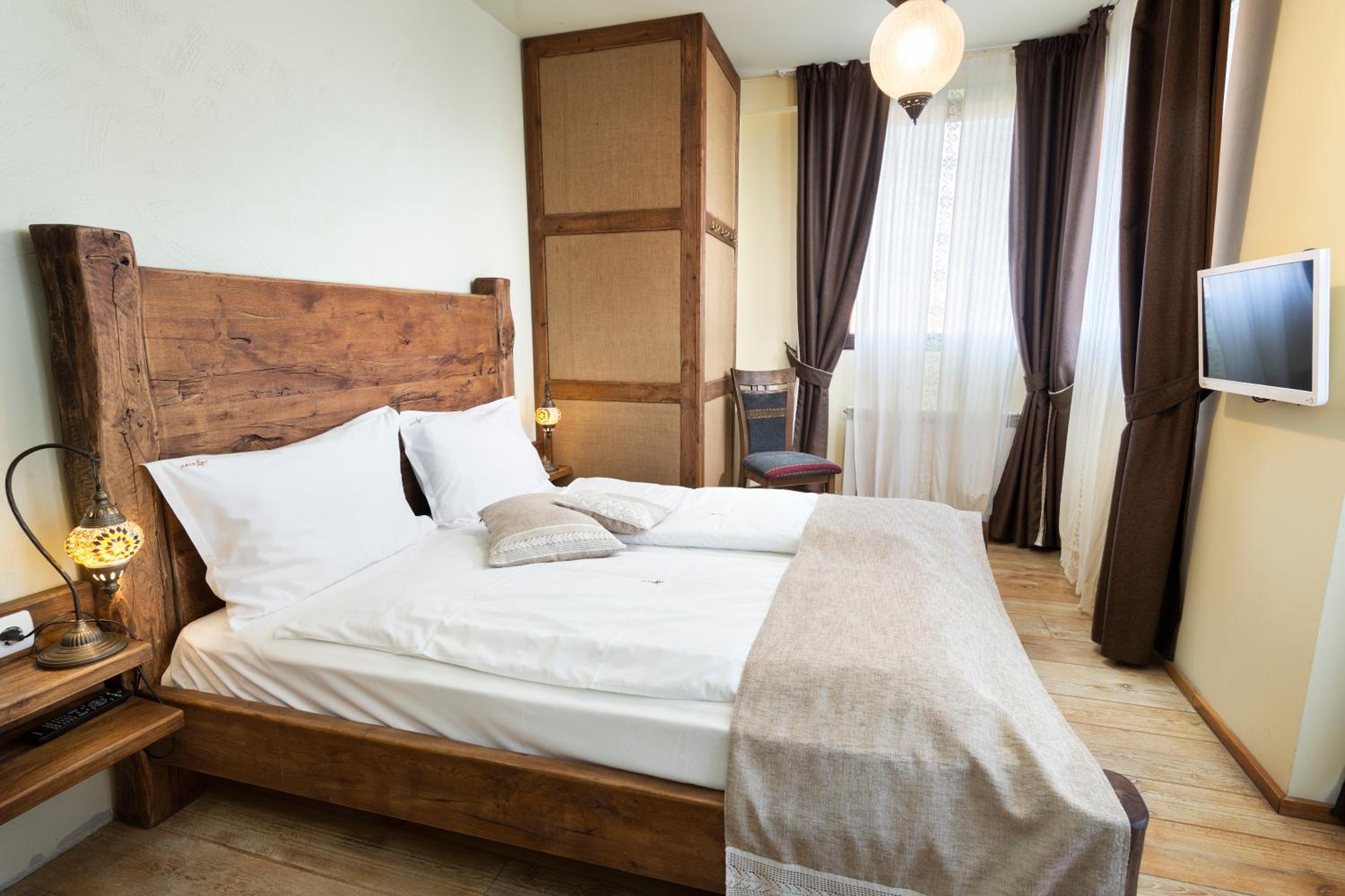 Deluxe Suite - Photo 10