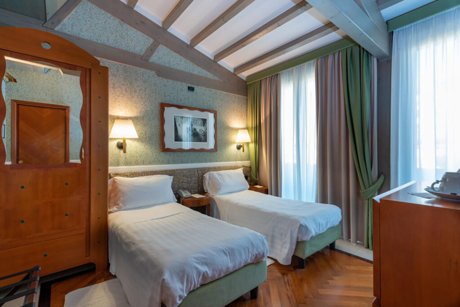 Standard Room - Photo 11