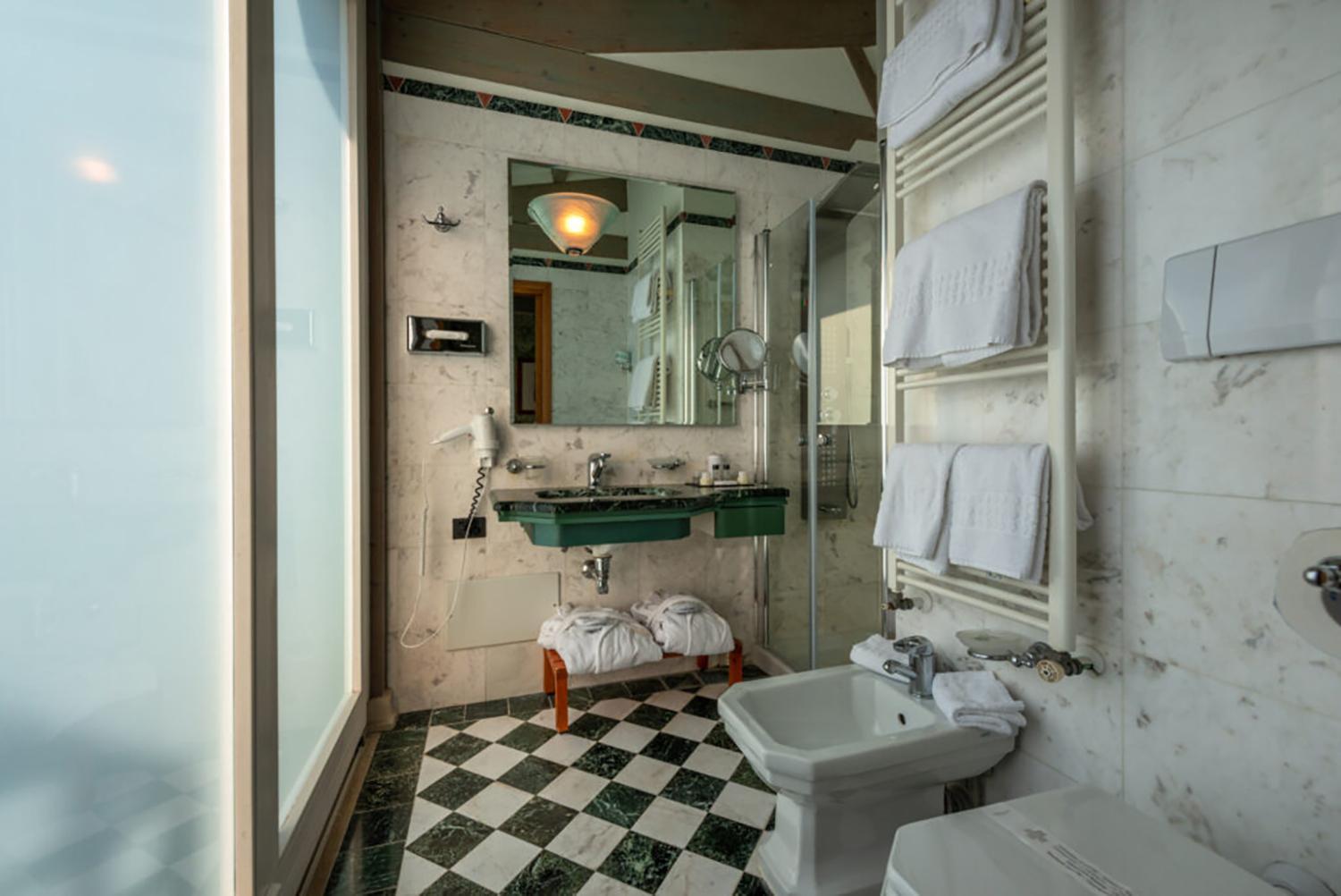 Standard Room - Photo 16