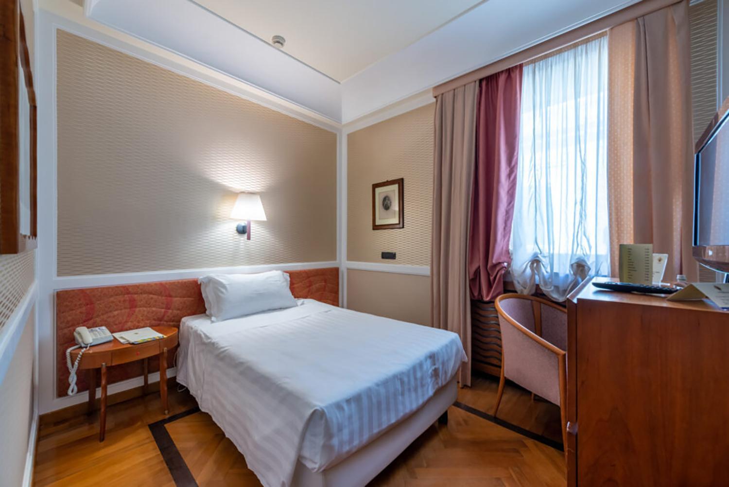 Single Room photo 2