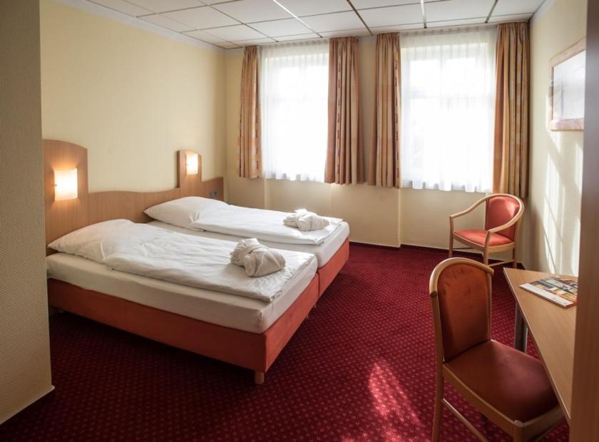 Double Room - Photo 5
