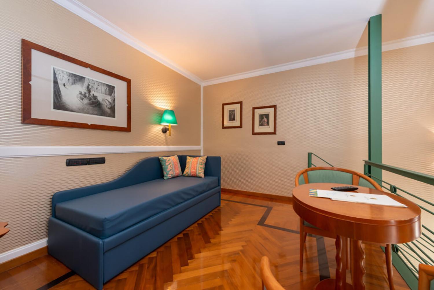 Junior Suite with Sea View - Photo 3