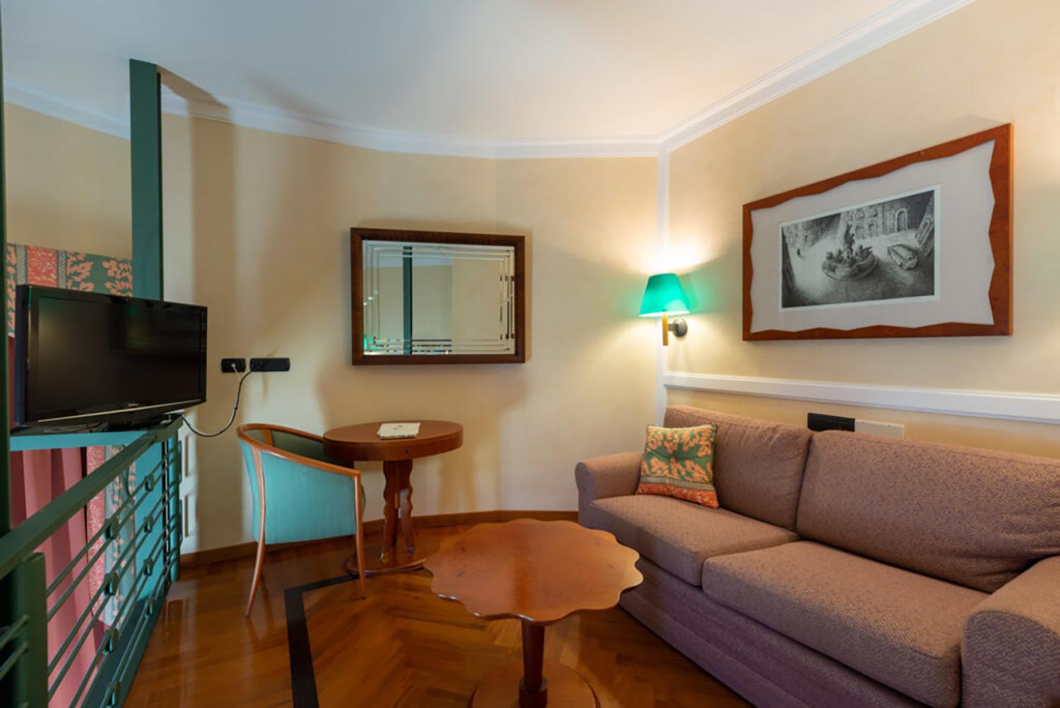 Junior Suite with Sea View - Photo 7