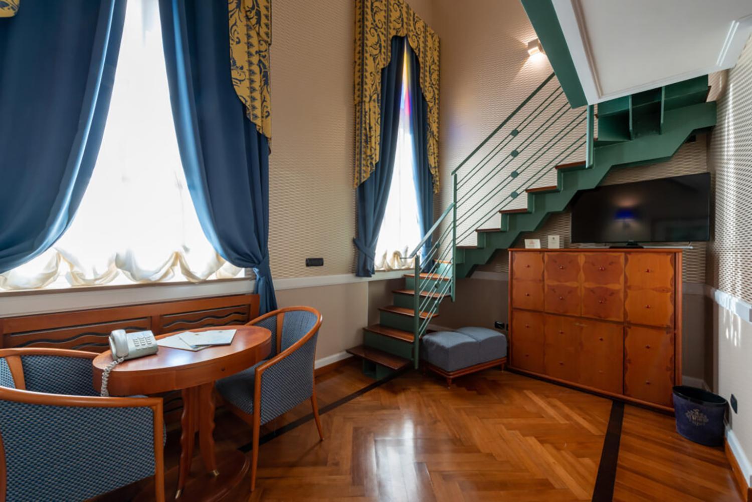 Junior Suite with Sea View - Photo 9