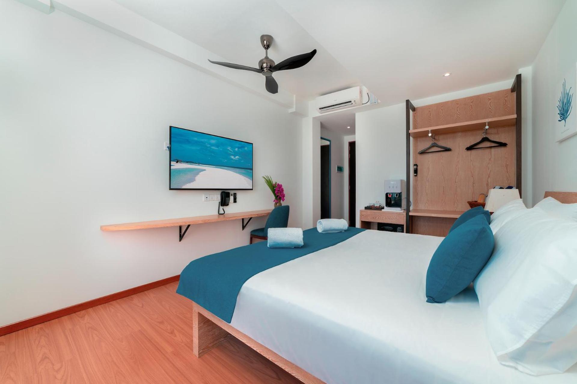 Deluxe Double Room with Balcony photo 1