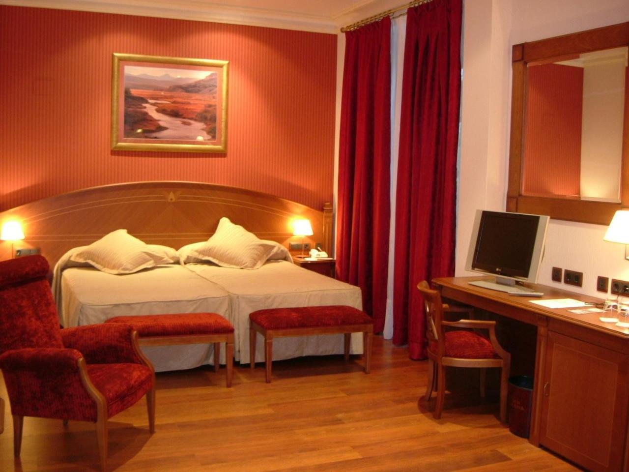 Double or Twin Room photo 3