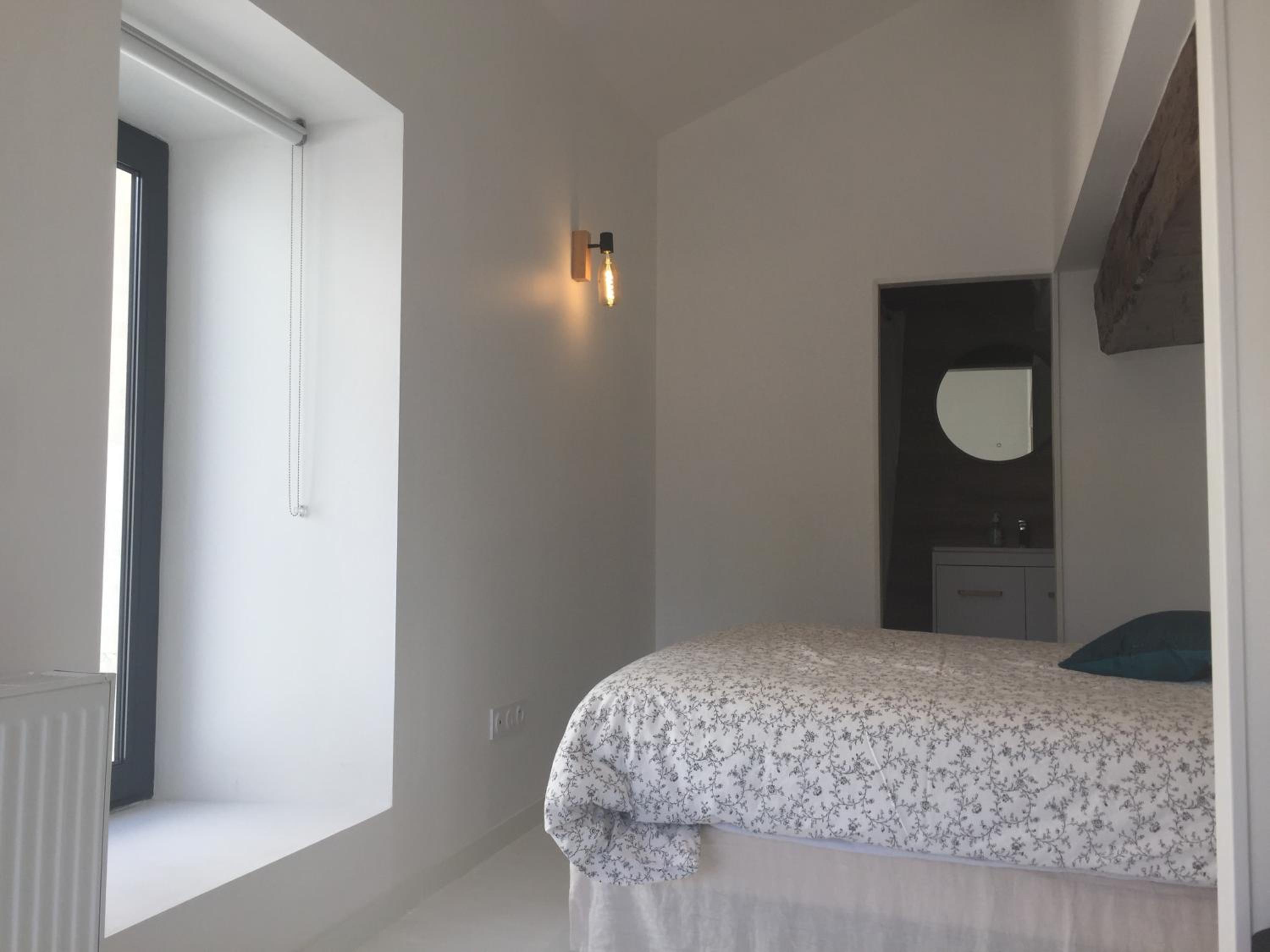 Standard King Room photo 1