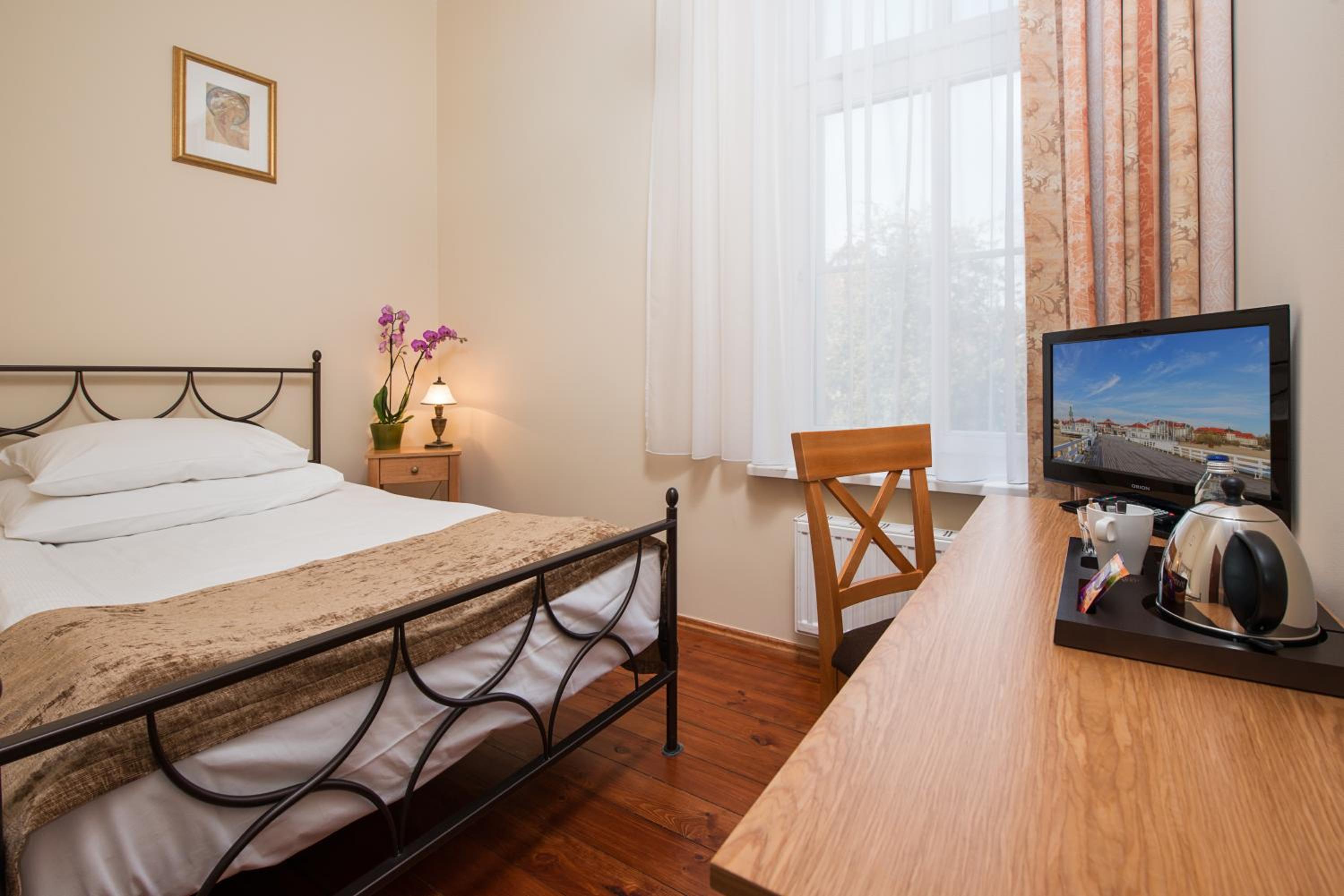 Single Room photo 2