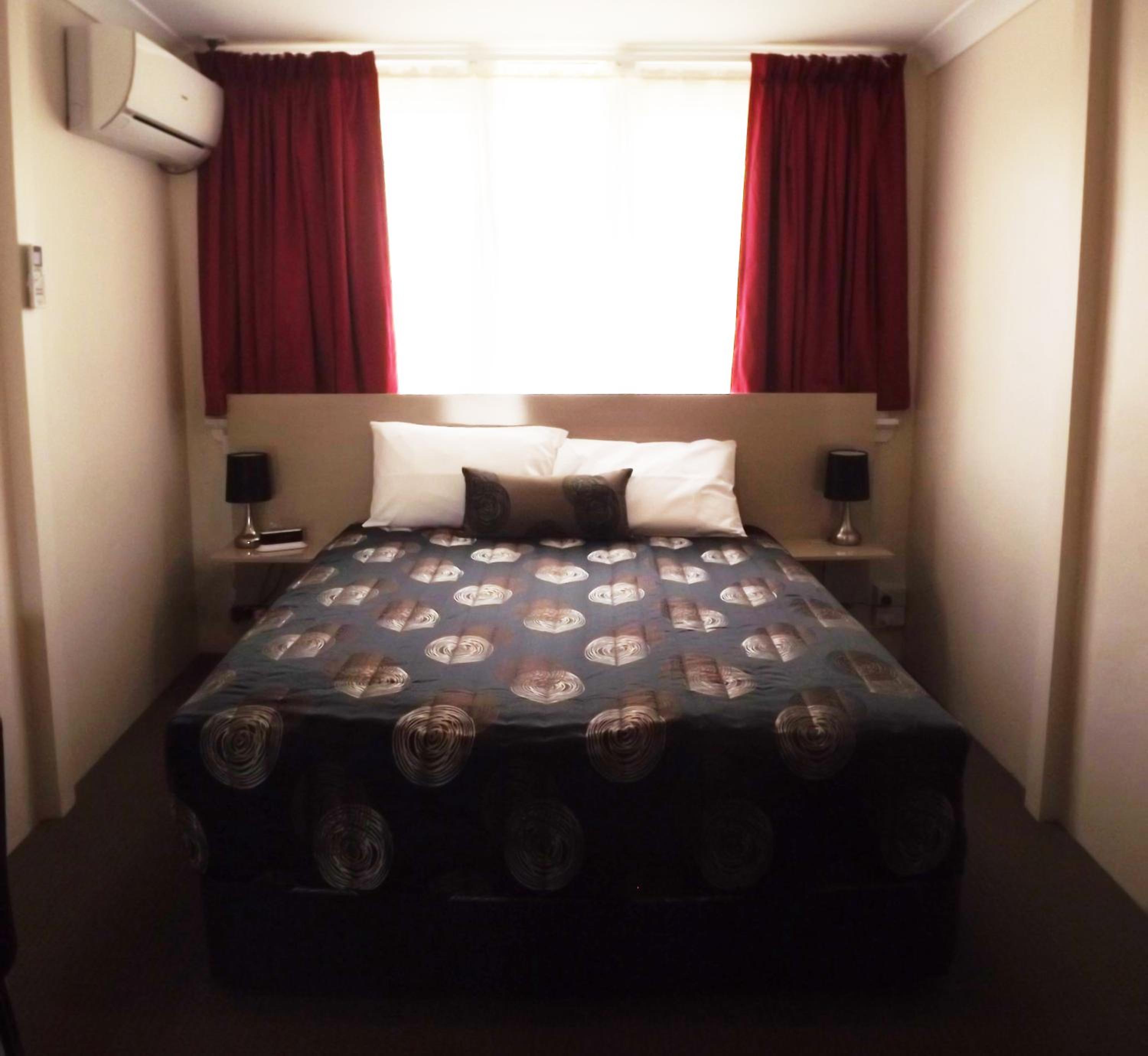 Queen Room - Photo 11