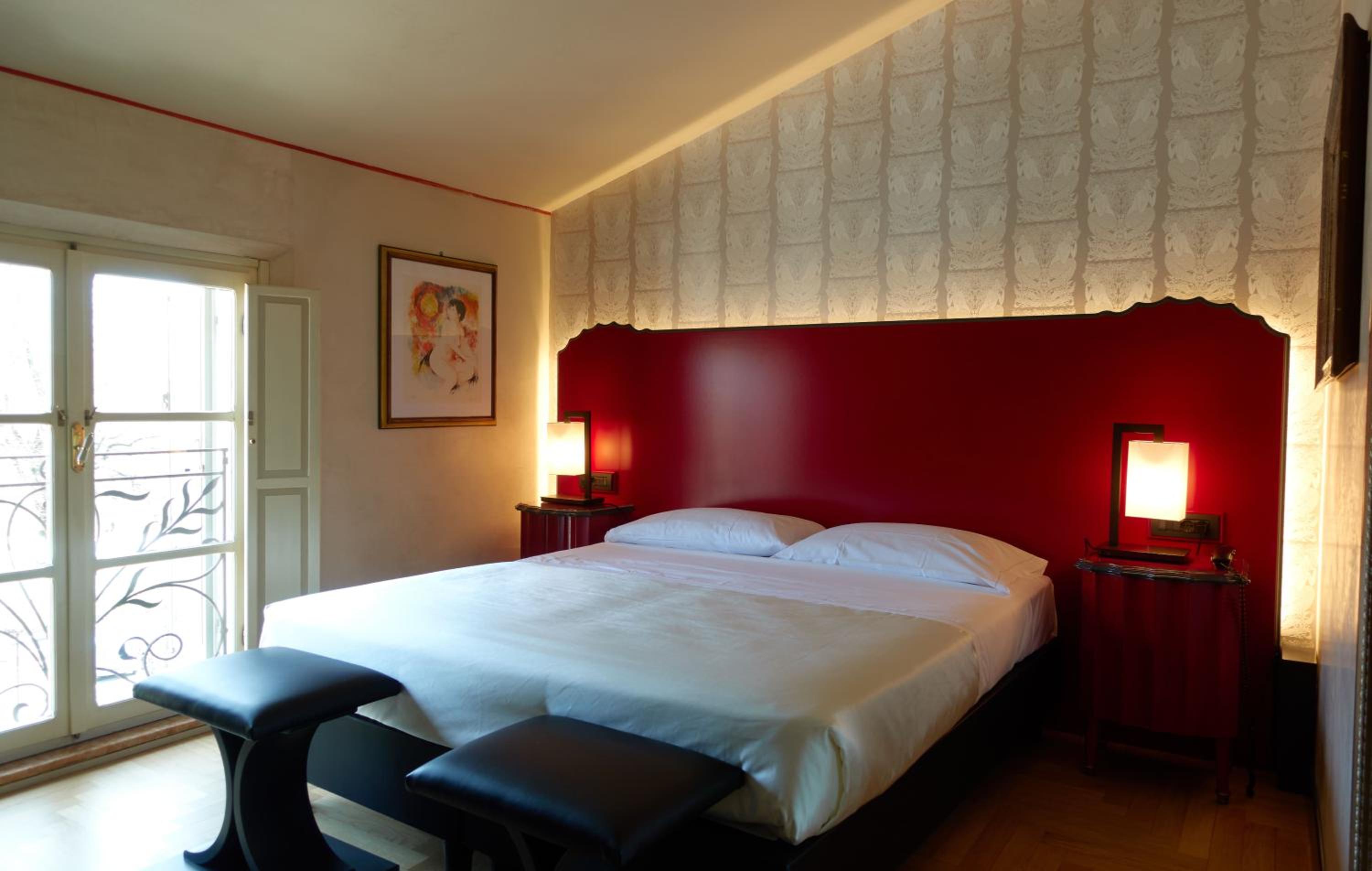 Two Connecting Double Rooms - Photo 1