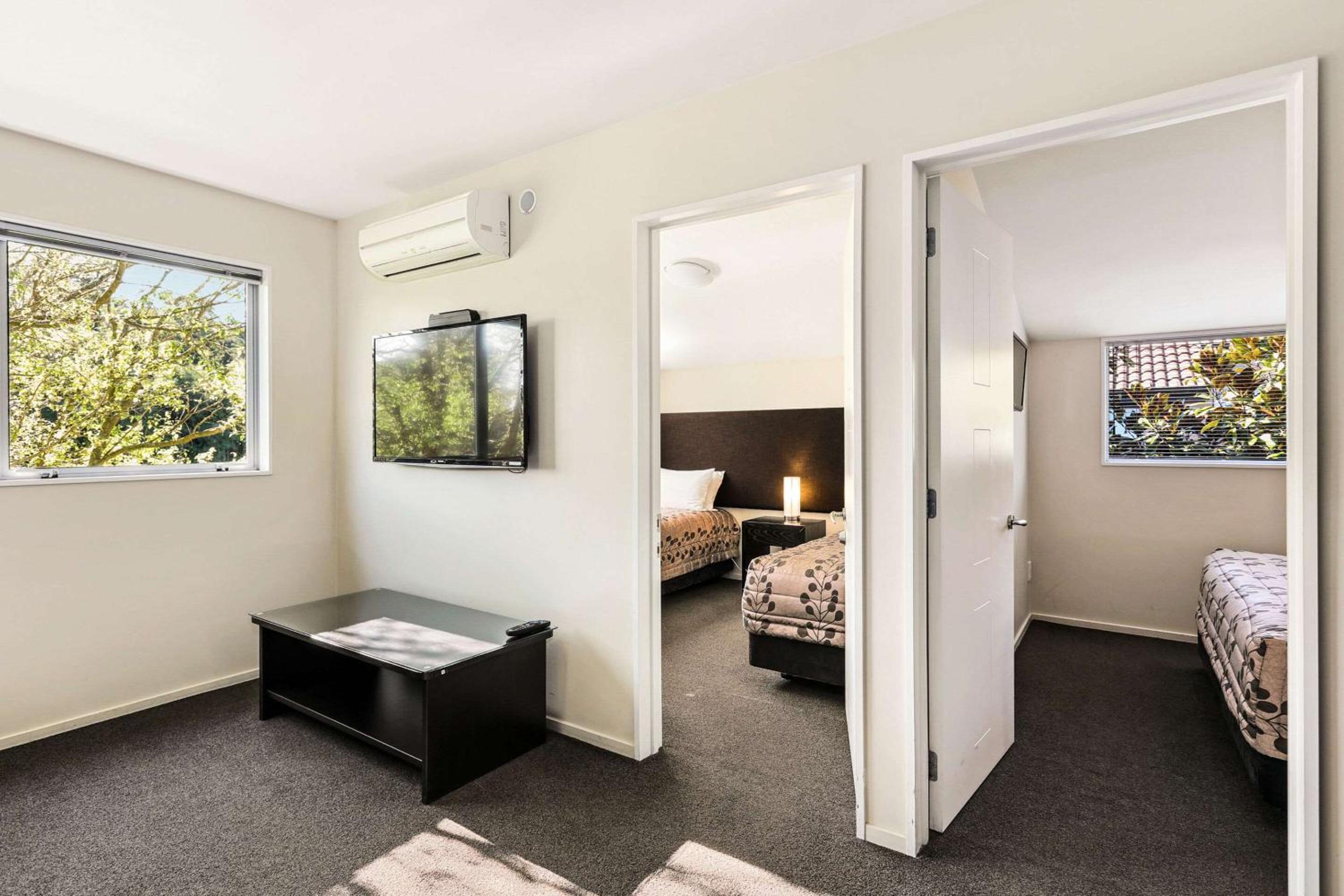 Two-Bedroom King Suite (4 Adults) - Photo 2