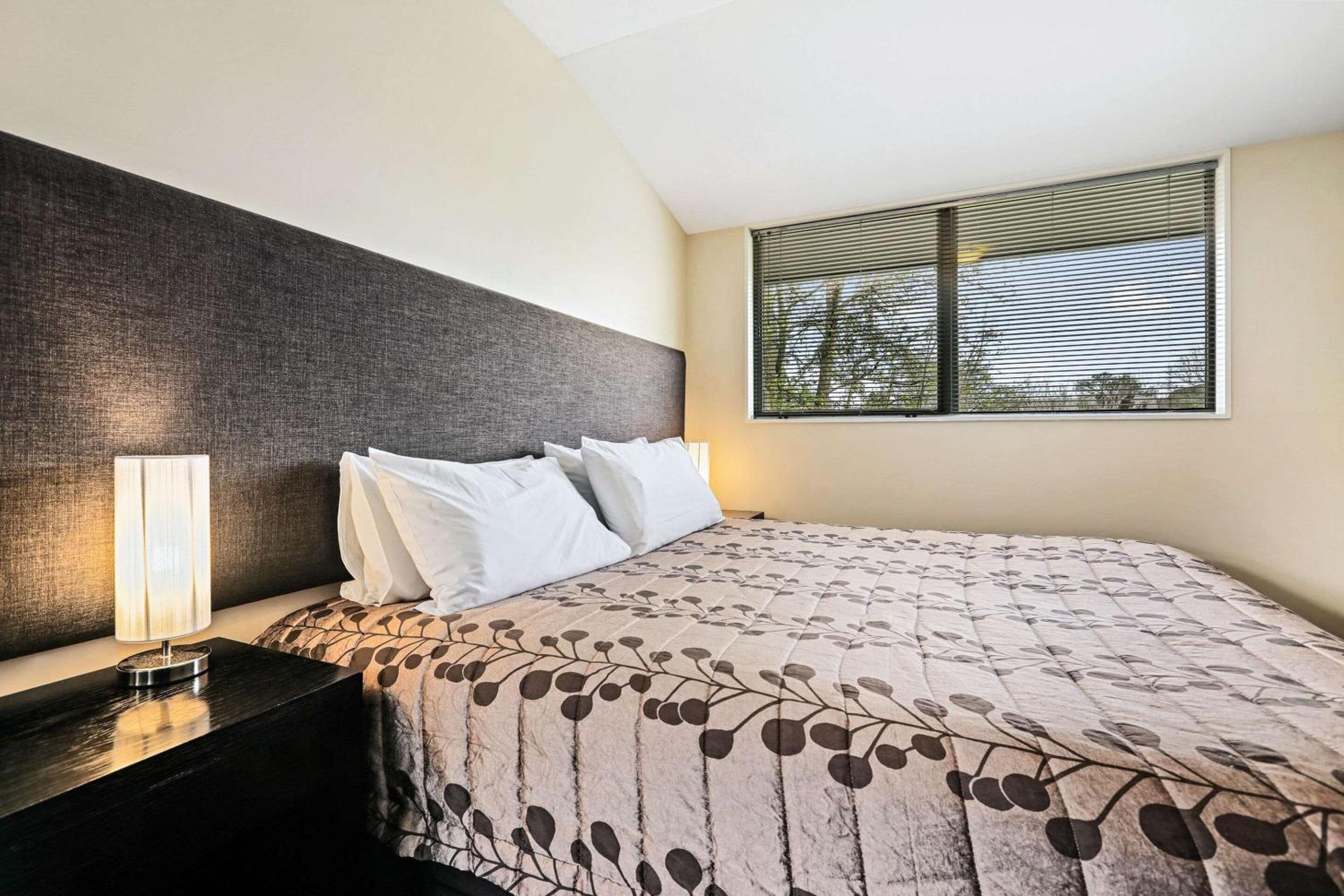 Two-Bedroom King Suite (4 Adults) - Photo 9
