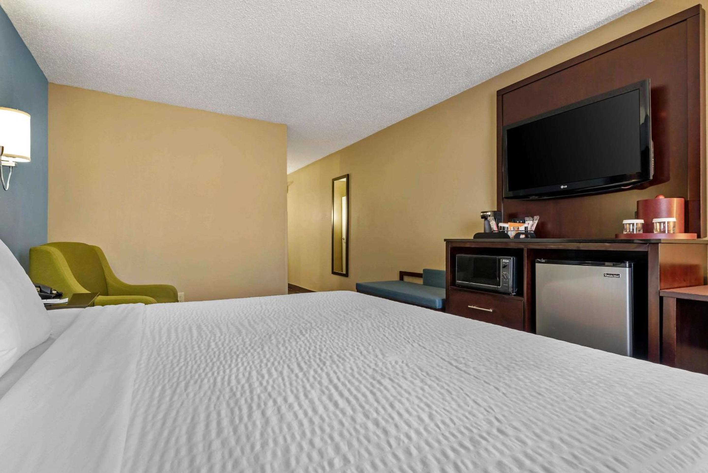 King Room - Disability Access/Non-Smoking - Photo 4