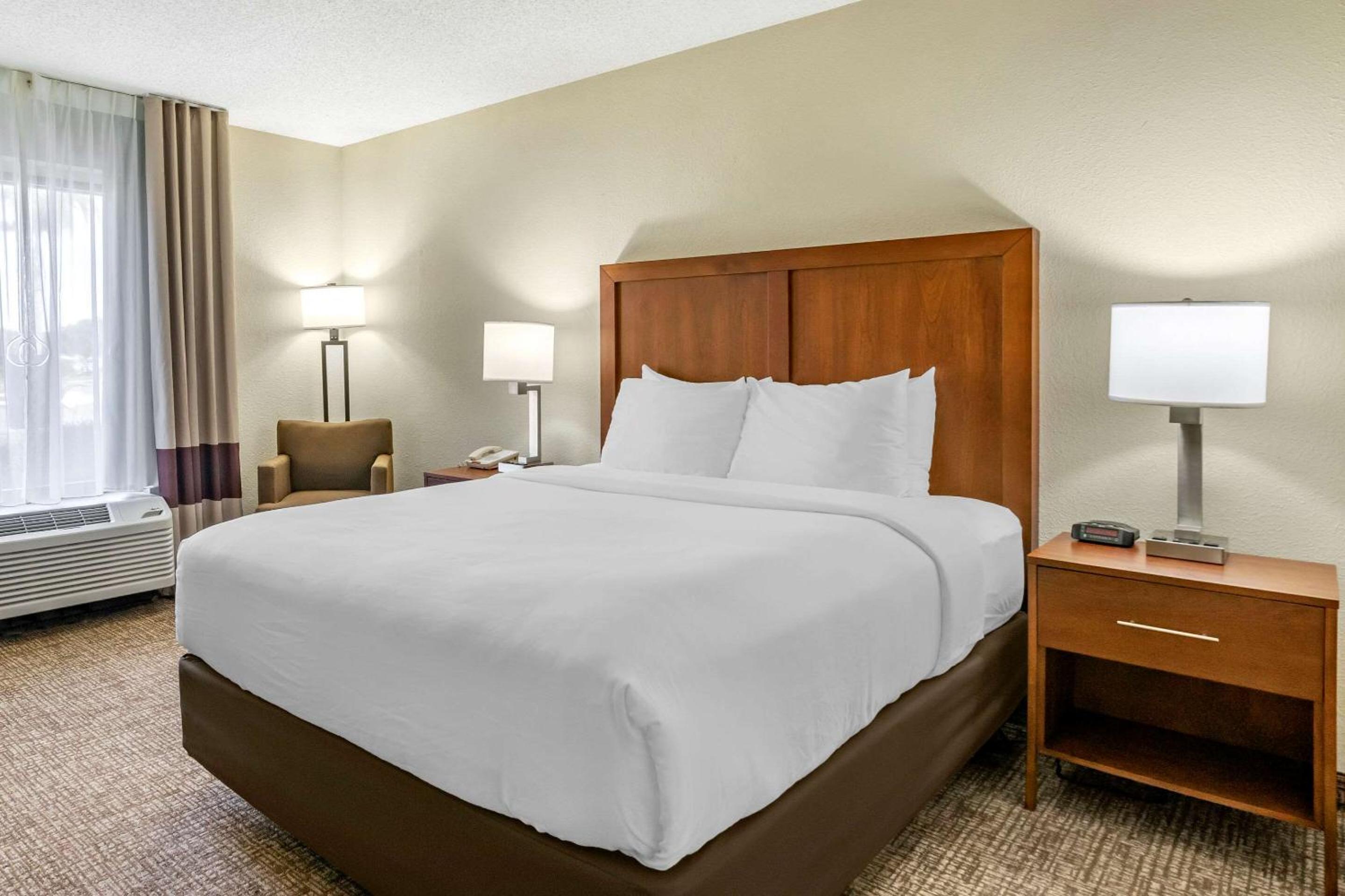 Queen Room - Accessible/Non-Smoking - Photo 2
