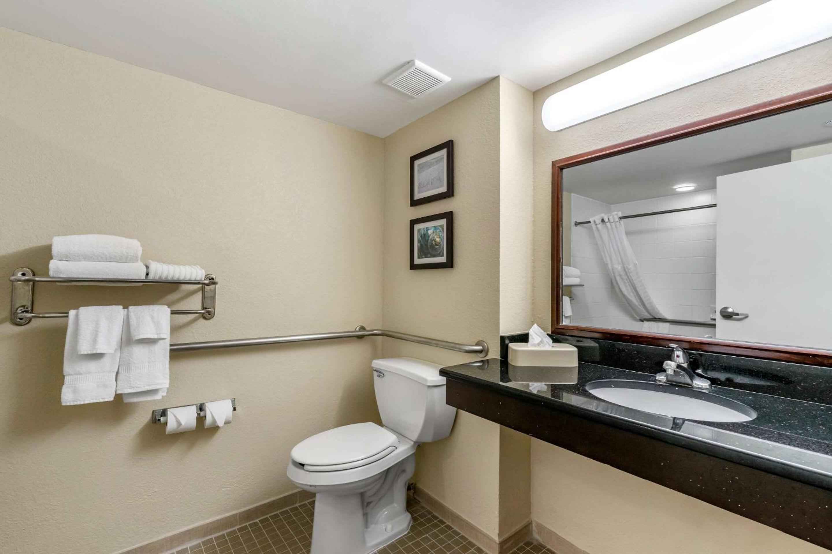 Queen Room - Accessible/Non-Smoking - Photo 4
