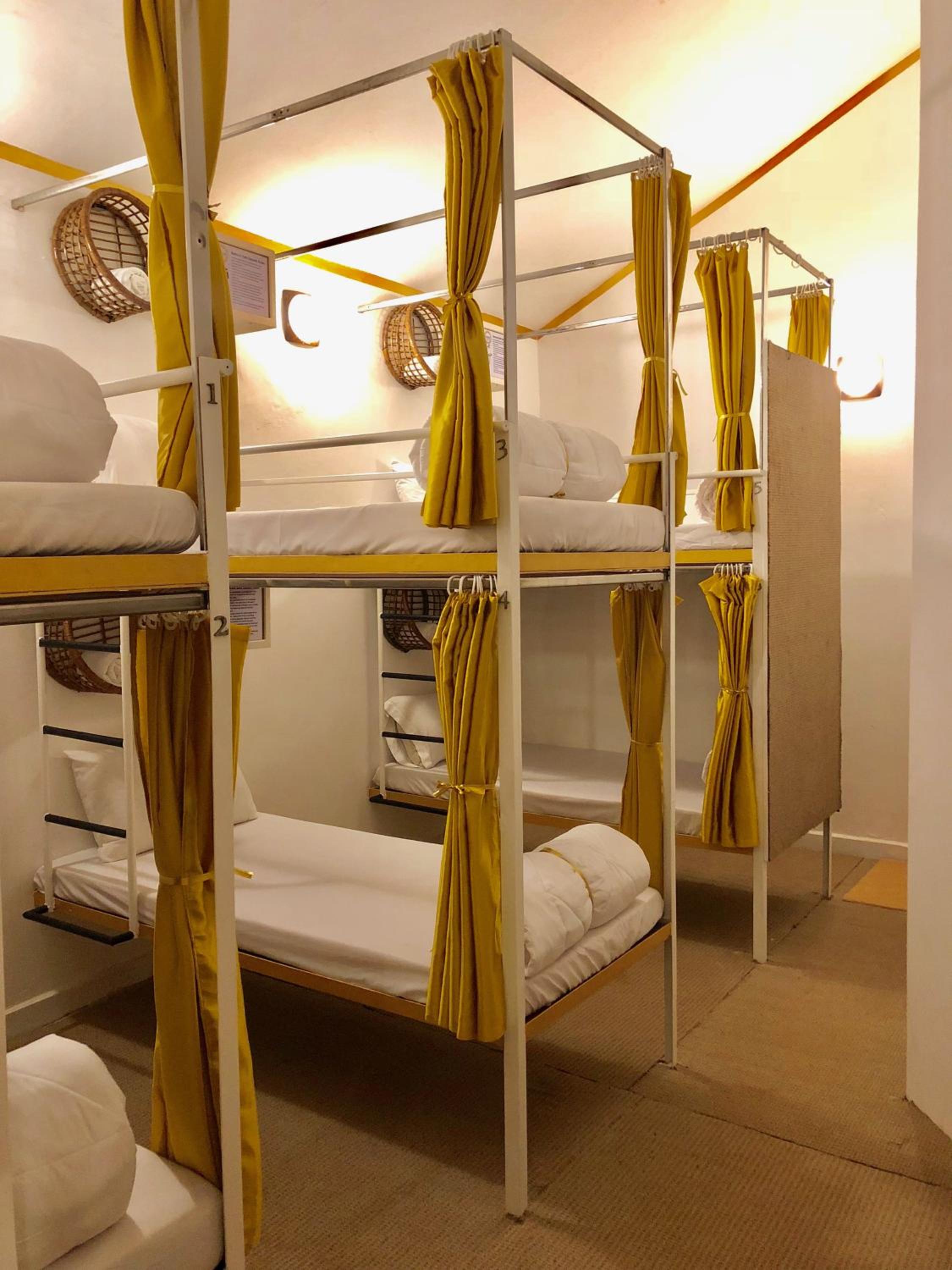 Bed in 8-Bed Mixed Dormitory Room photo 1