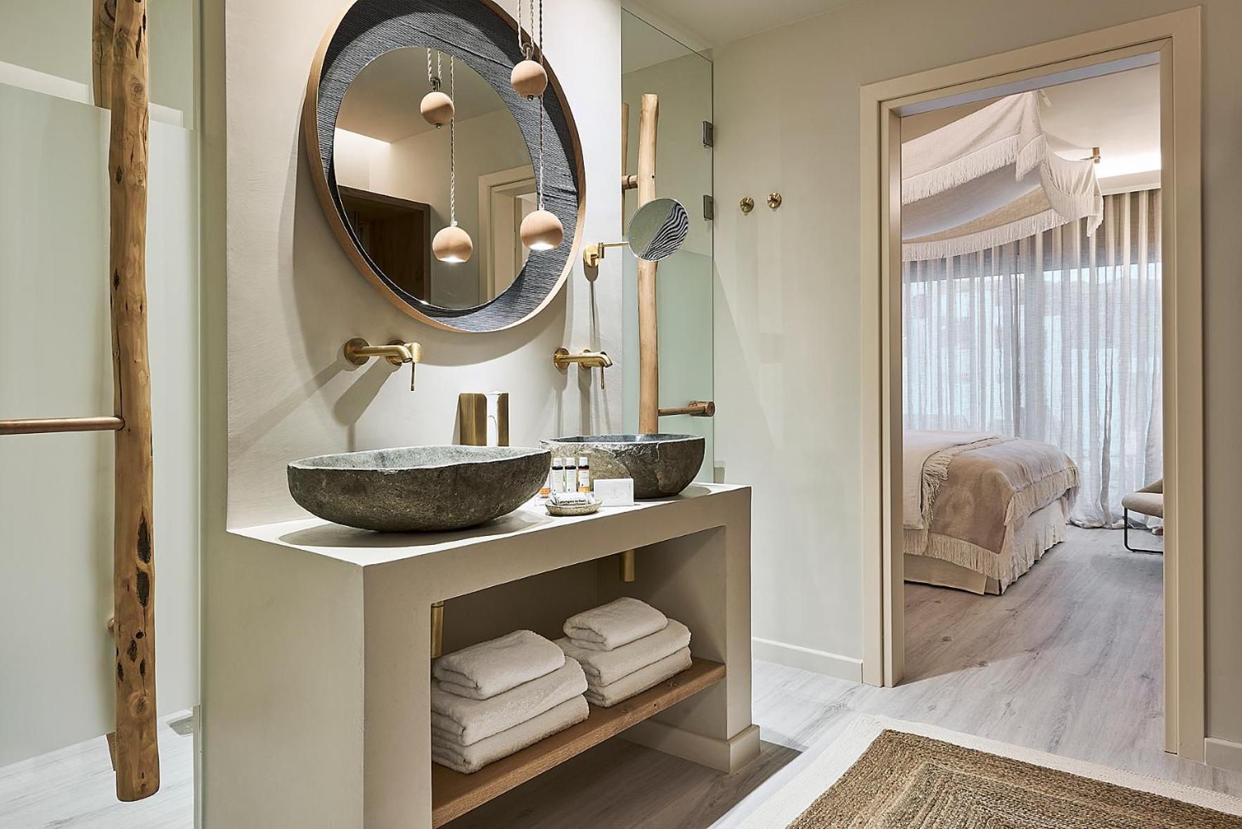 Grand Two Bedroom Suite with Private Pool - Photo 9