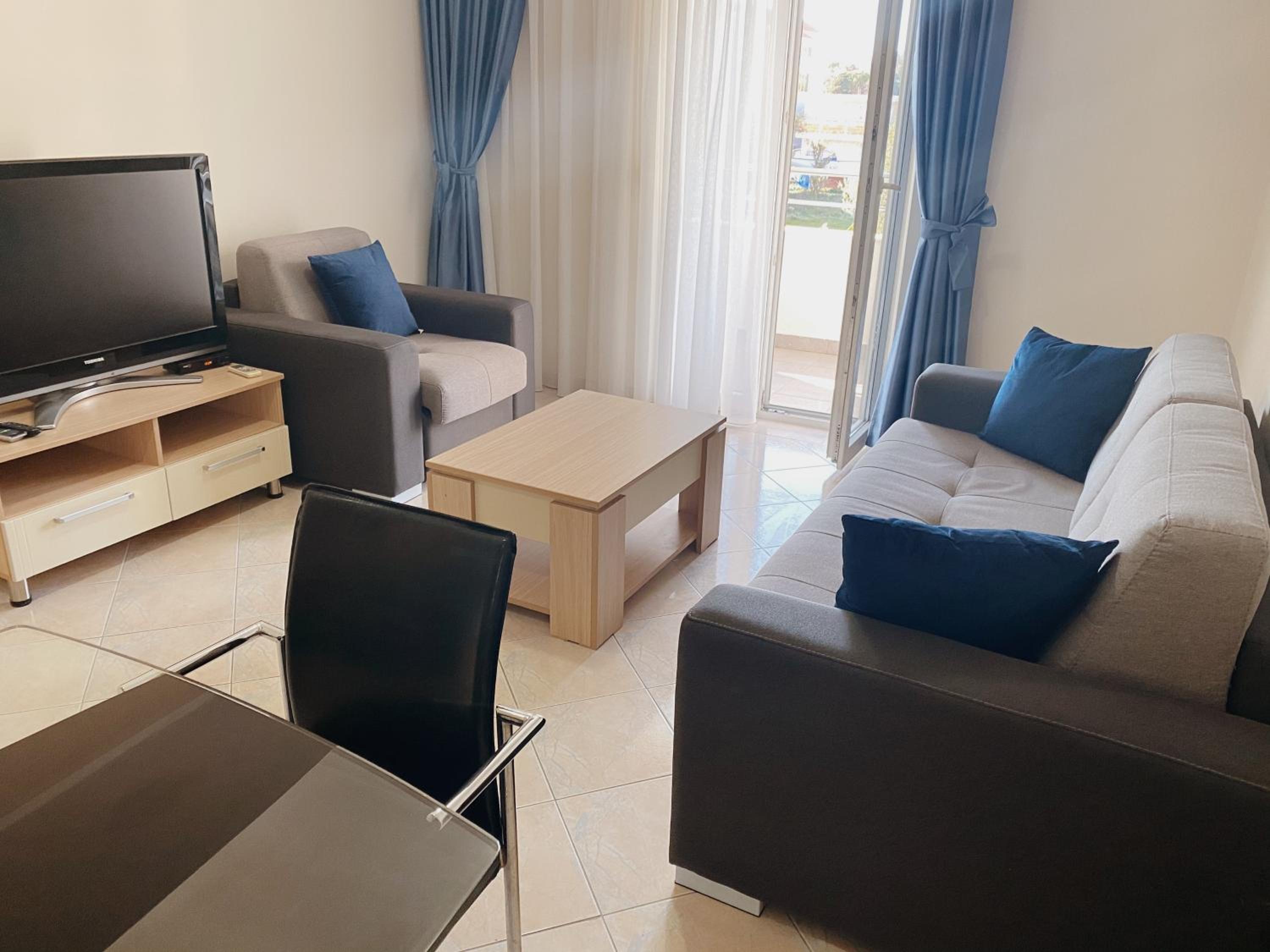 Two-Bedroom Apartment with Terrace - Photo 6