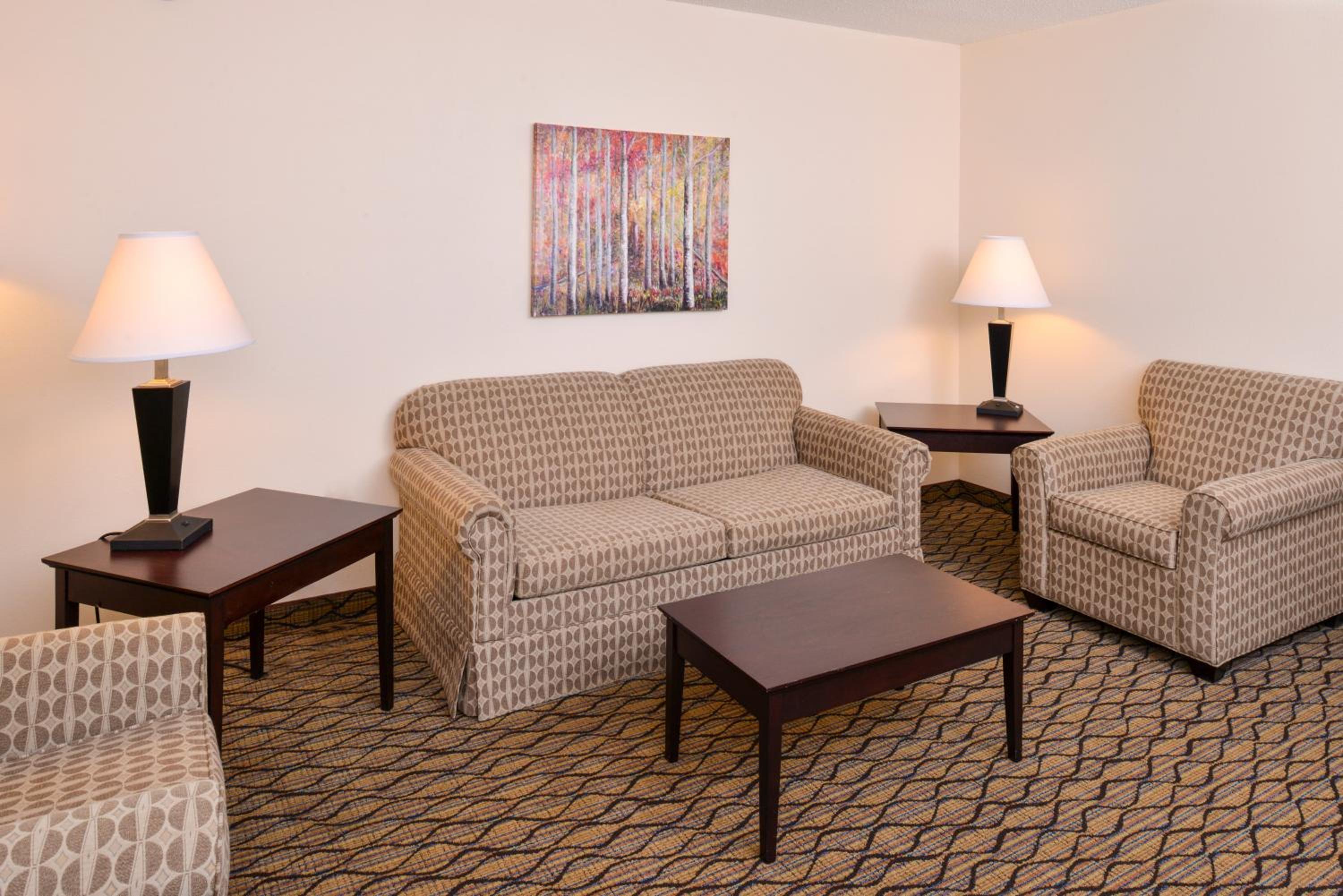Standard King Room with Sofa Bed - Photo 1